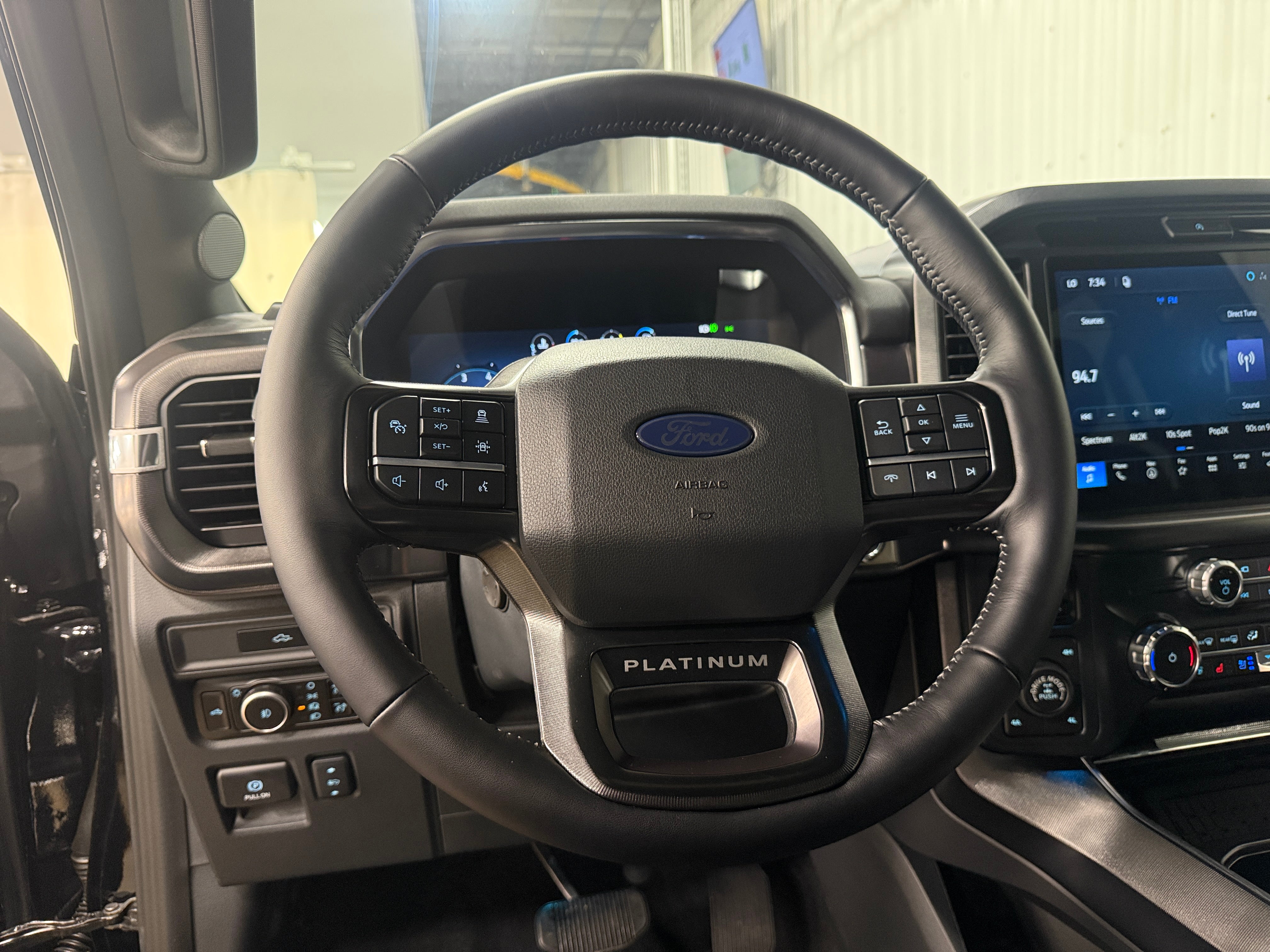 2026 Ford F-150 Platinum - Photo 9