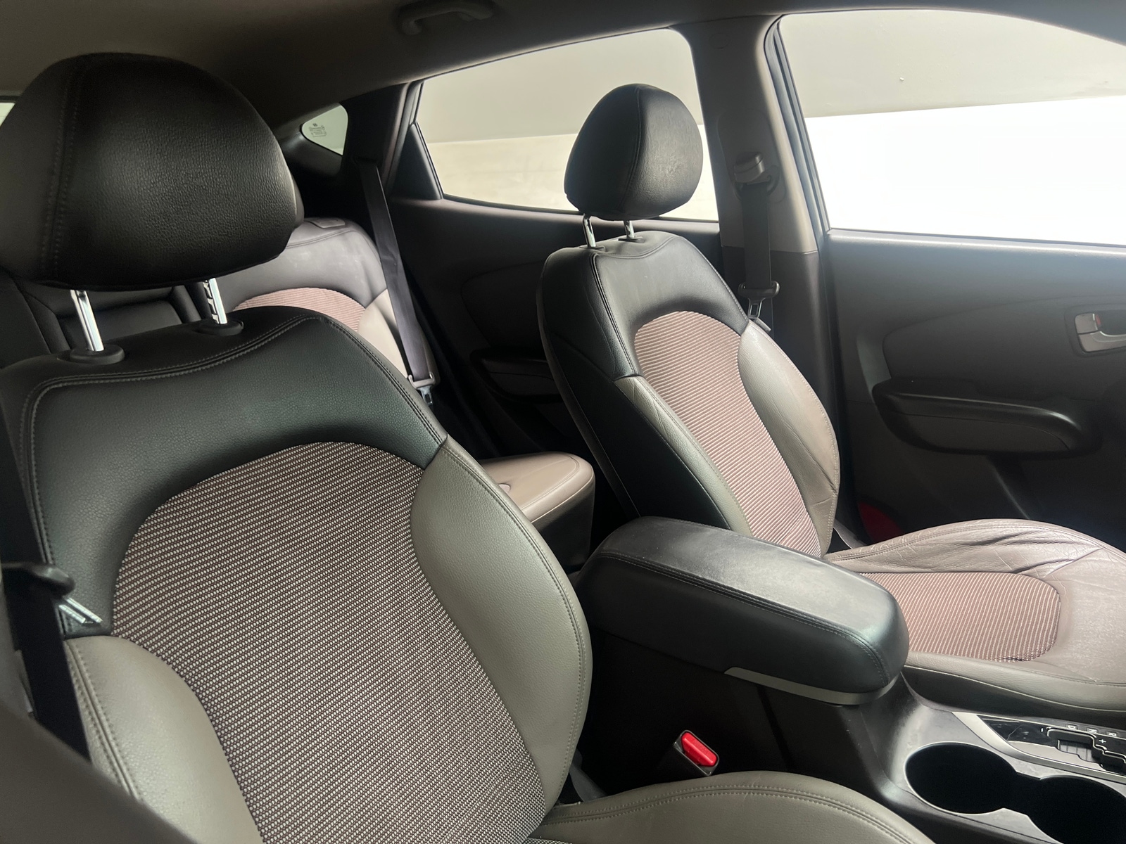 Thumbnail: 2010 Hyundai Tucson - 2