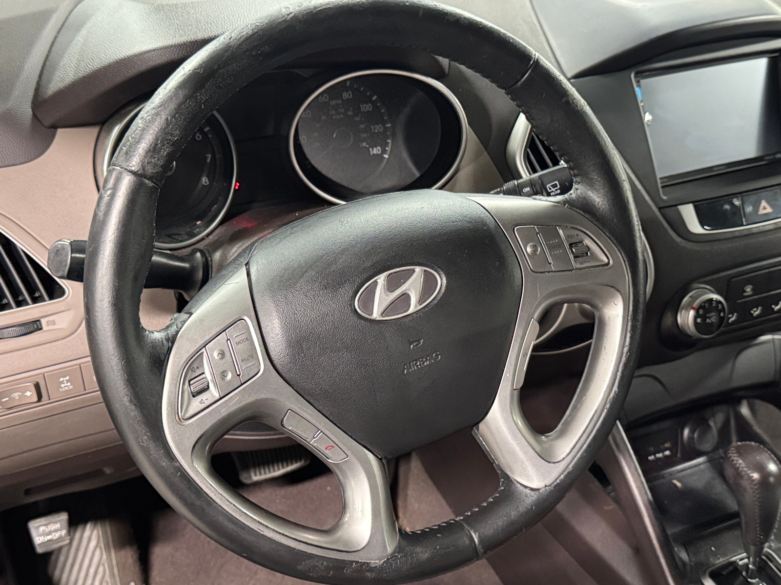 Thumbnail: 2010 Hyundai Tucson - 5