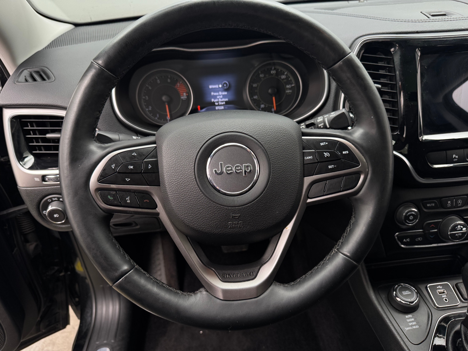 Thumbnail: 2019 Jeep Cherokee - 4