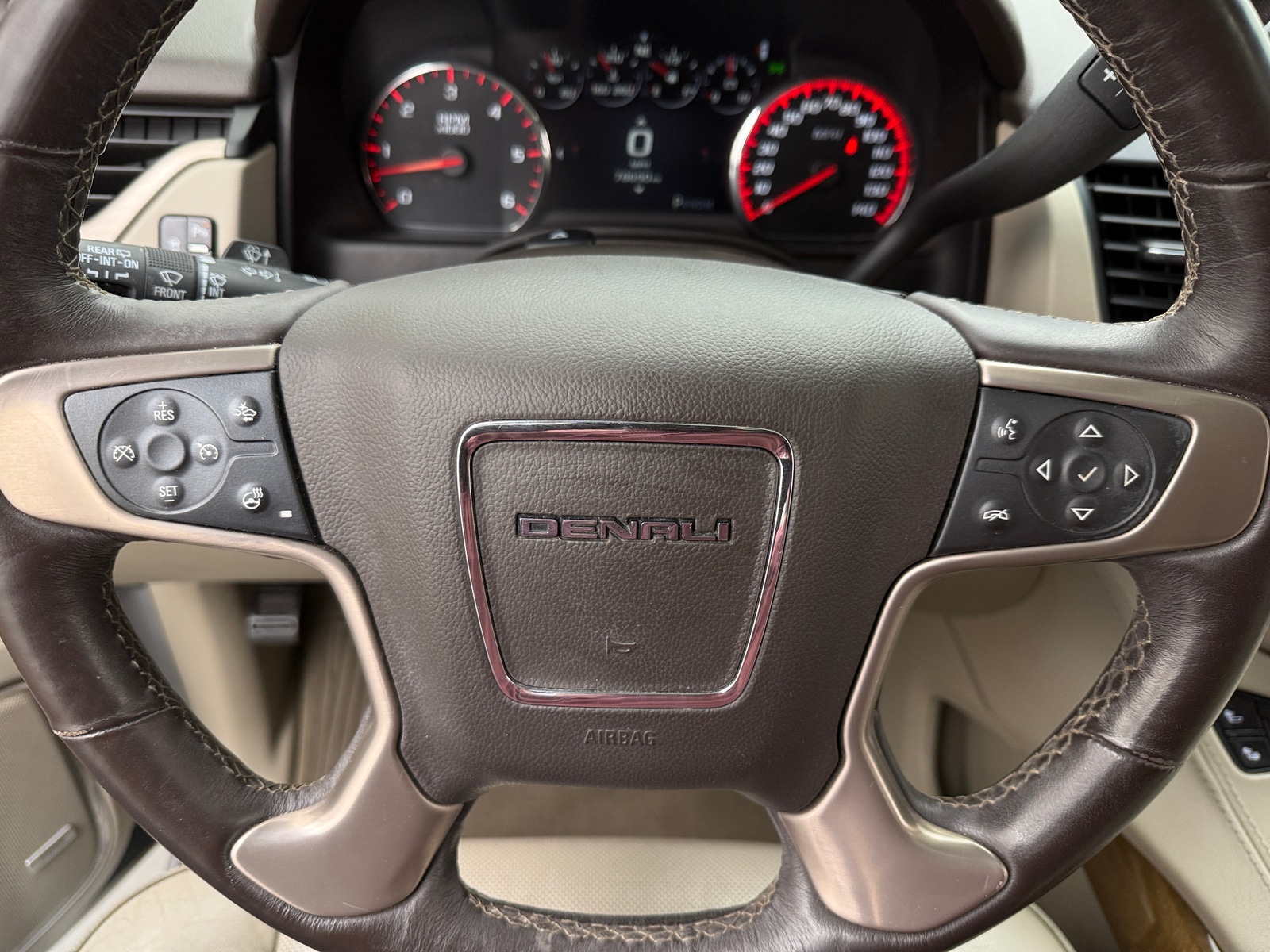 Thumbnail: 2016 GMC Yukon XL - 4