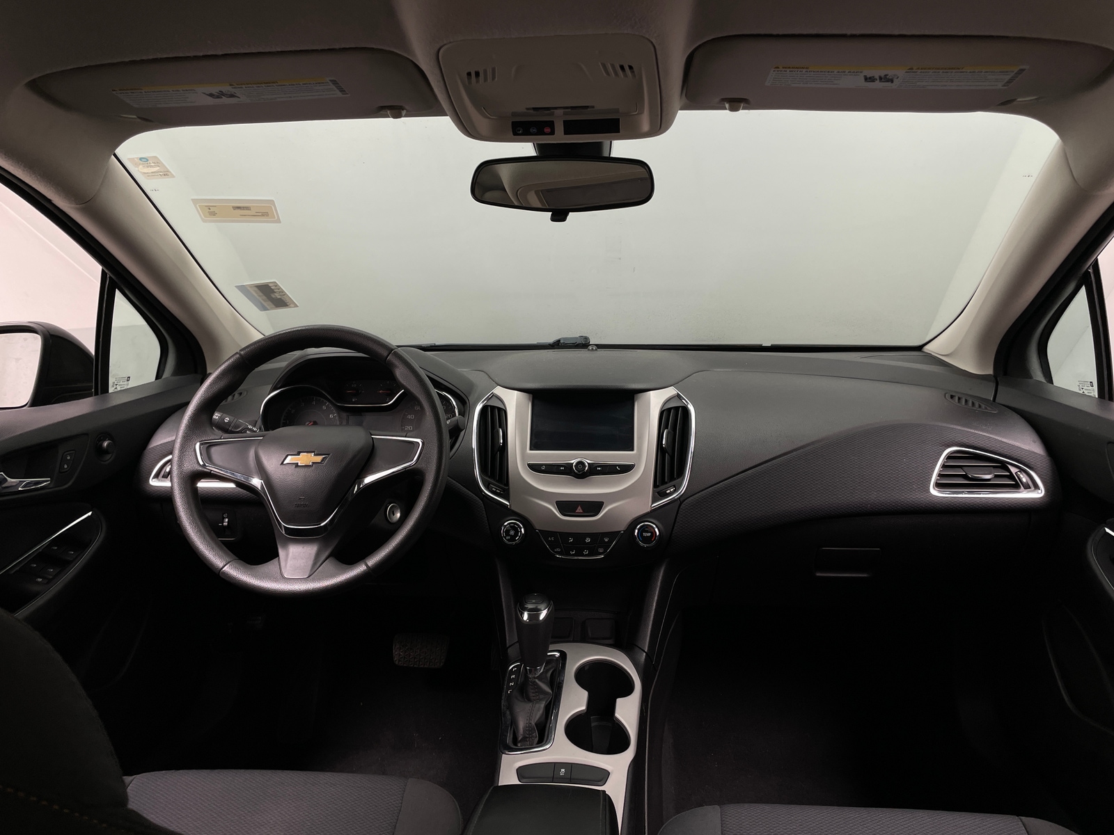 Thumbnail: 2017 Chevrolet Cruze - 3