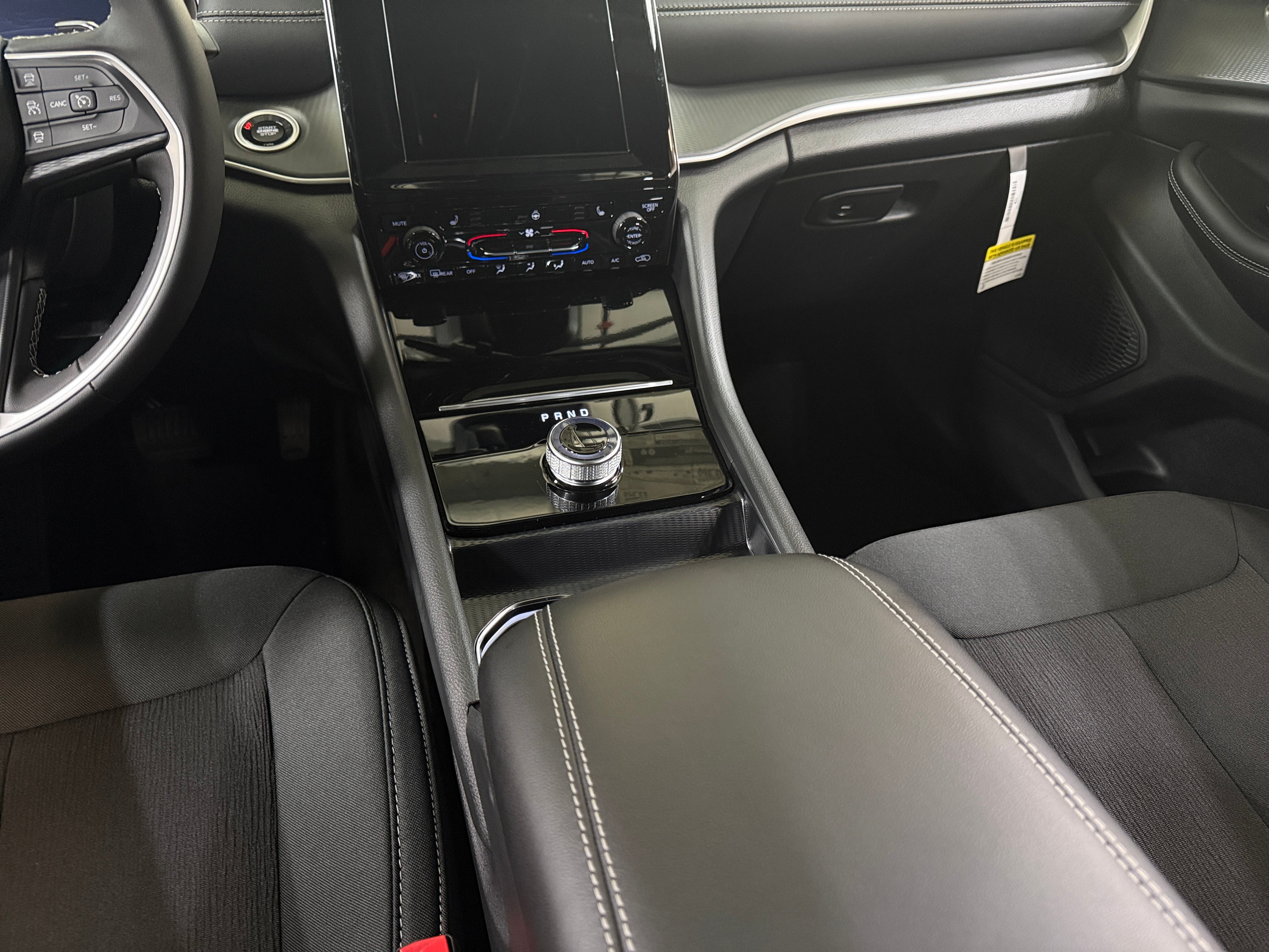 2026 Jeep Grand Cherokee L Laredo X 4x4's photo