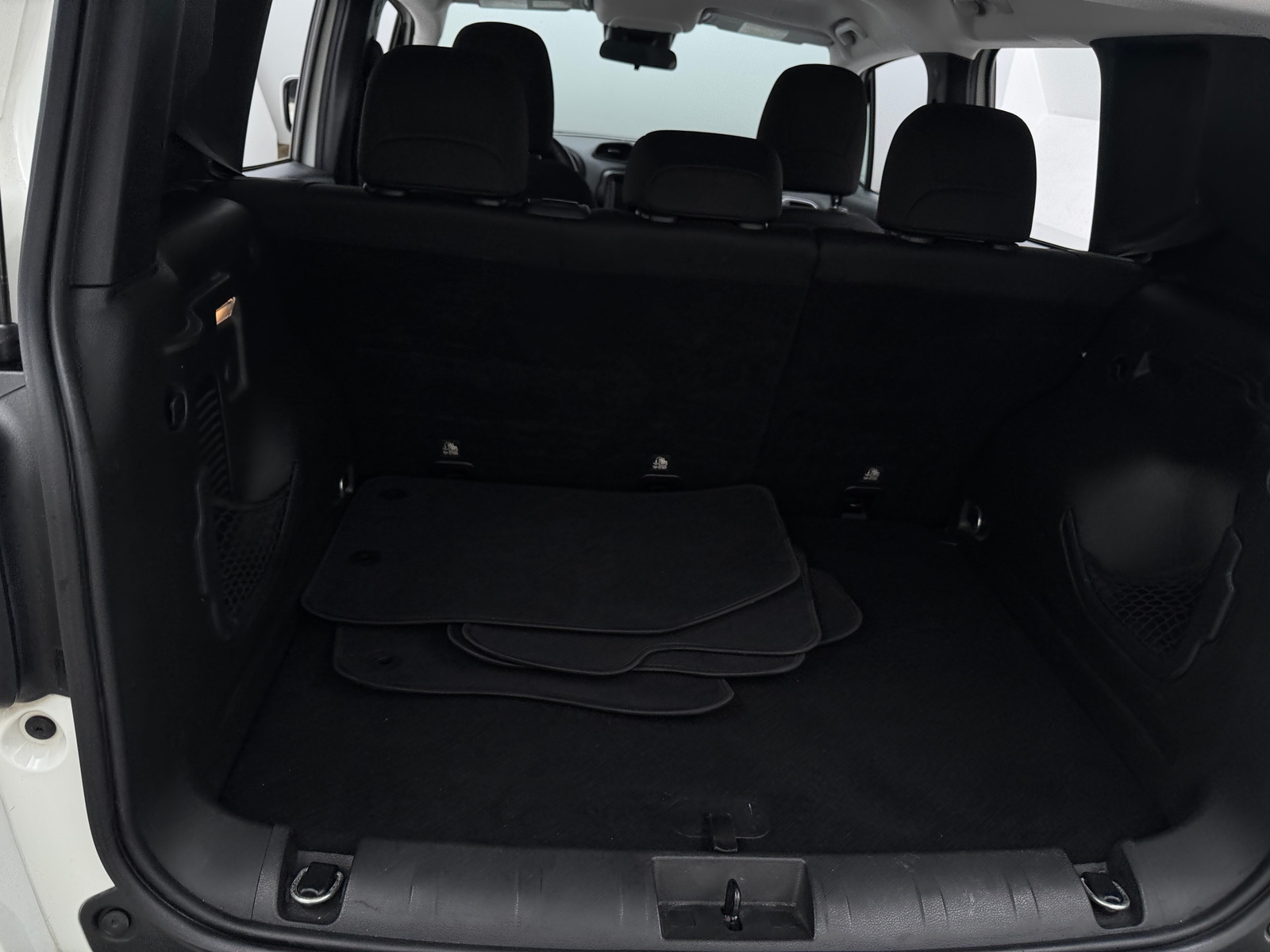 Thumbnail: 2018 Jeep Renegade - 7