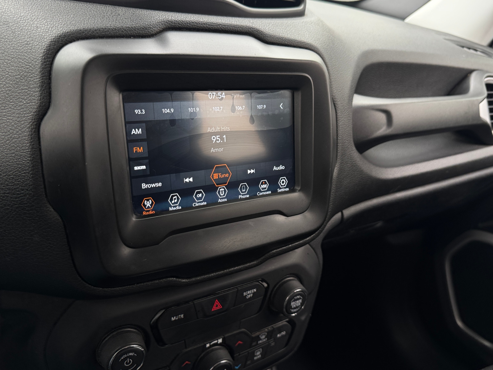 Thumbnail: 2018 Jeep Renegade - 4