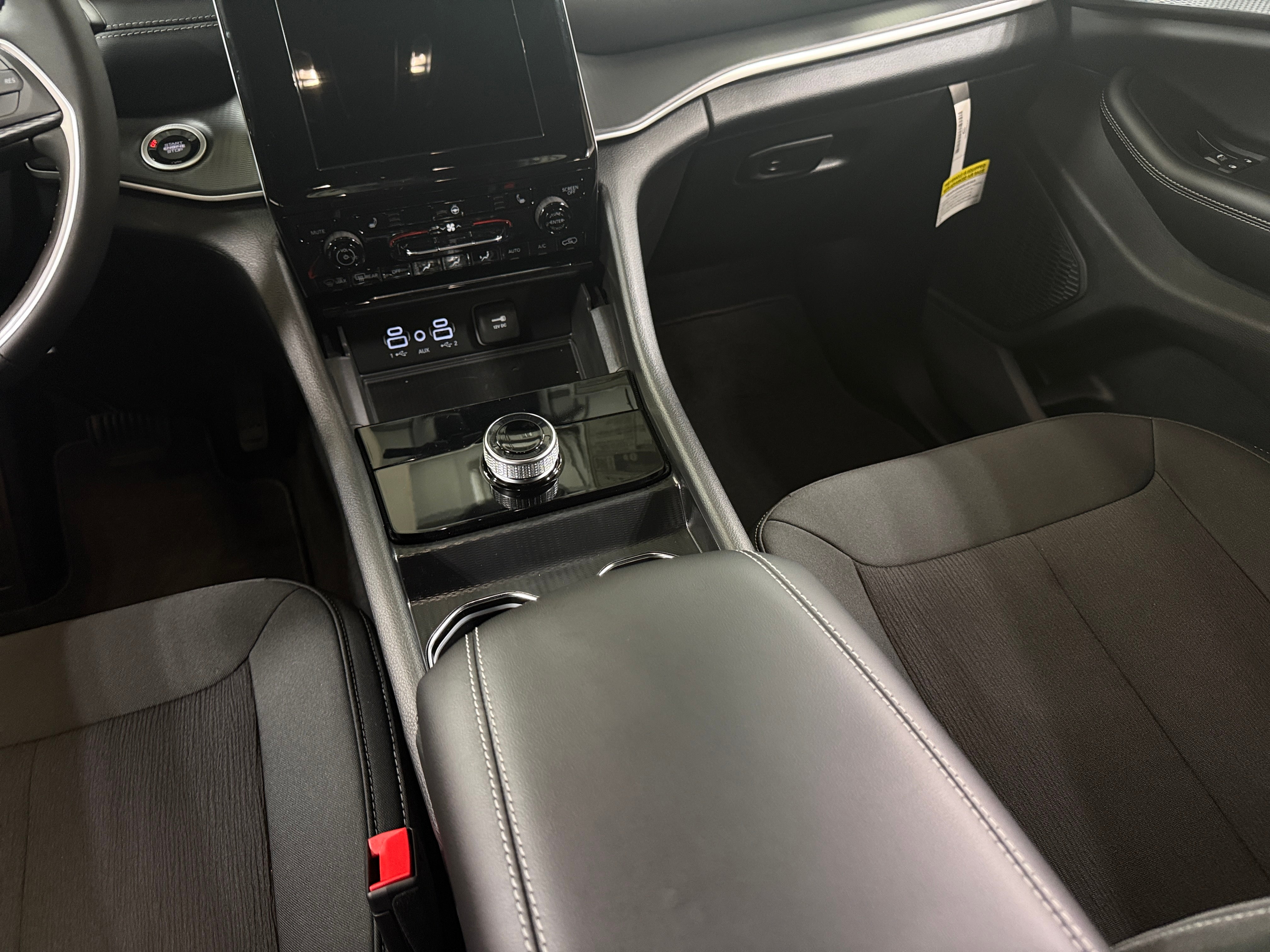 2026 Jeep Grand Cherokee L Laredo X 4x4's photo