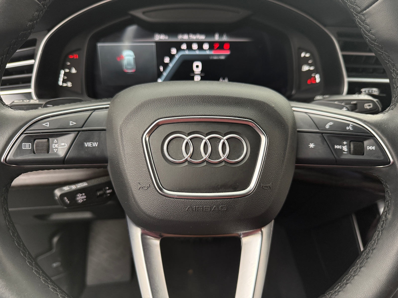 Thumbnail: 2023 Audi Q8 - 4