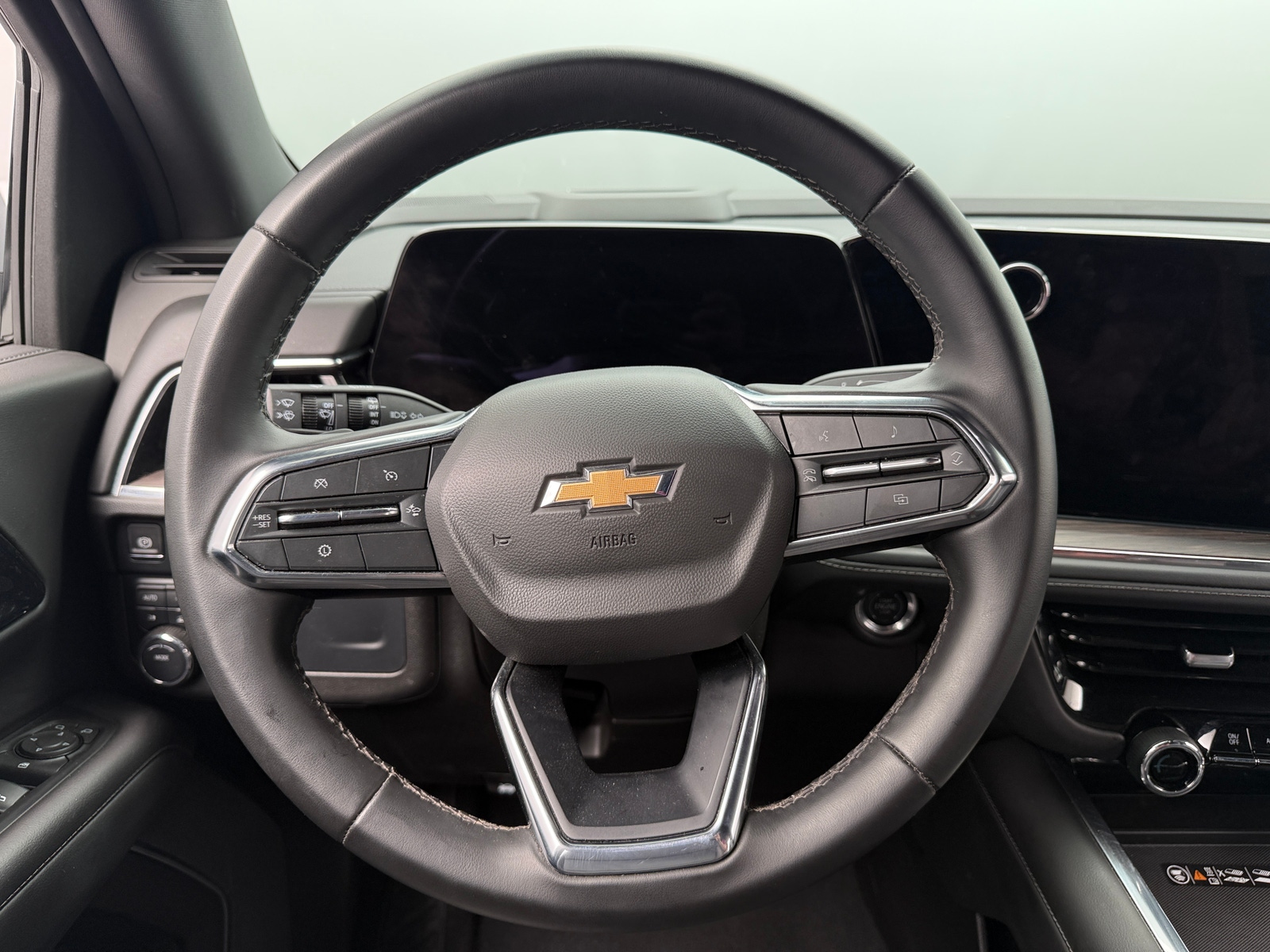 Thumbnail: 2025 Chevrolet Tahoe - 4