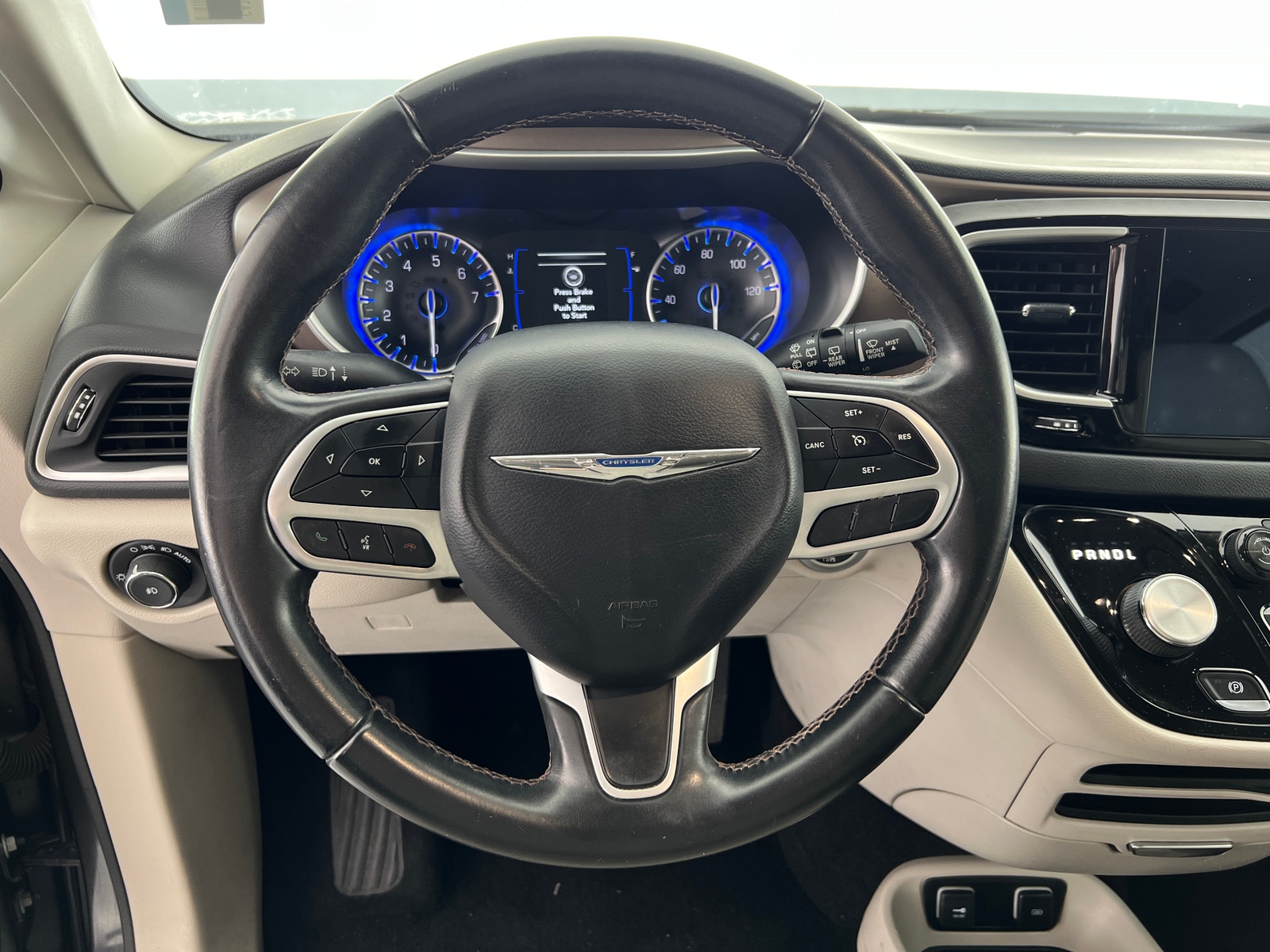 Thumbnail: 2018 Chrysler Pacifica - 4