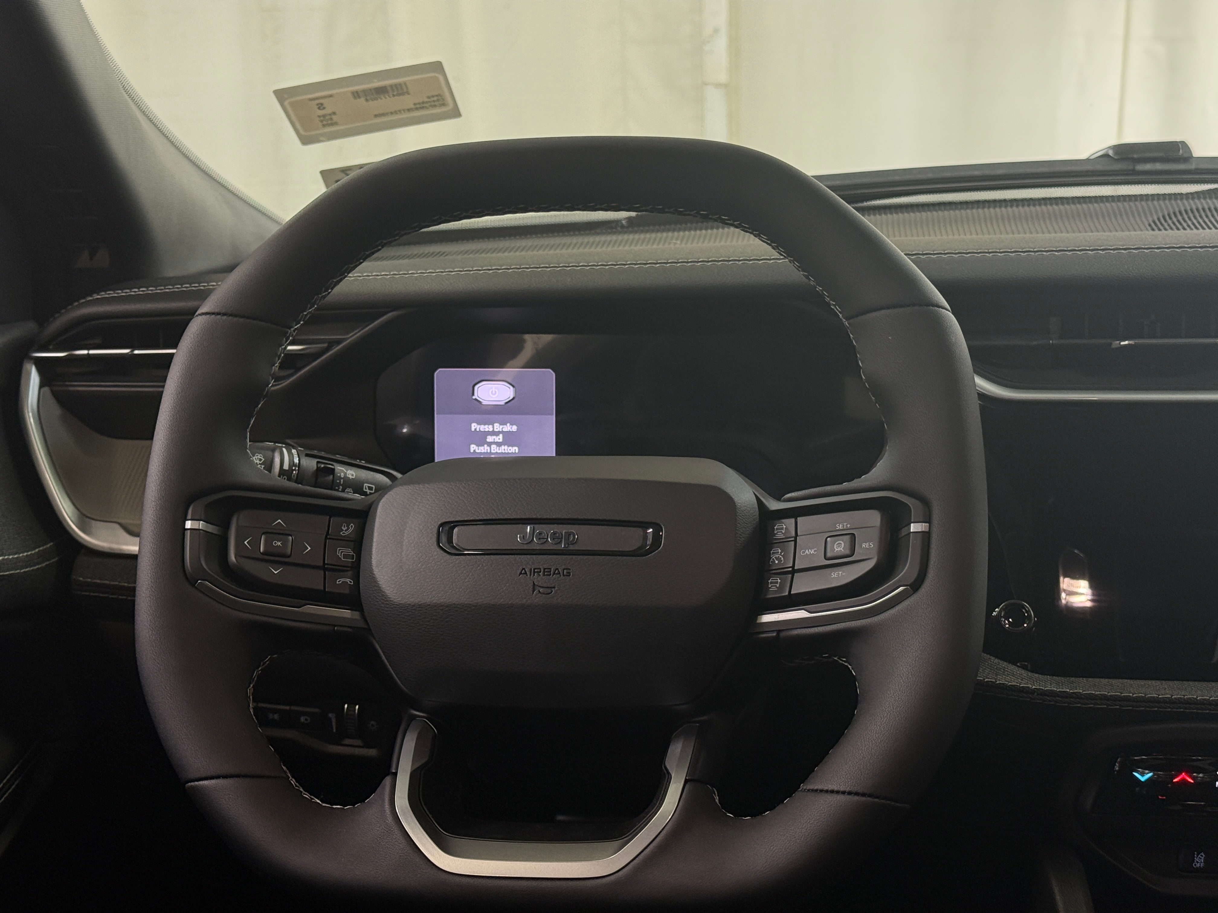 2026 Jeep Cherokee Laredo HEV 4X4's photo