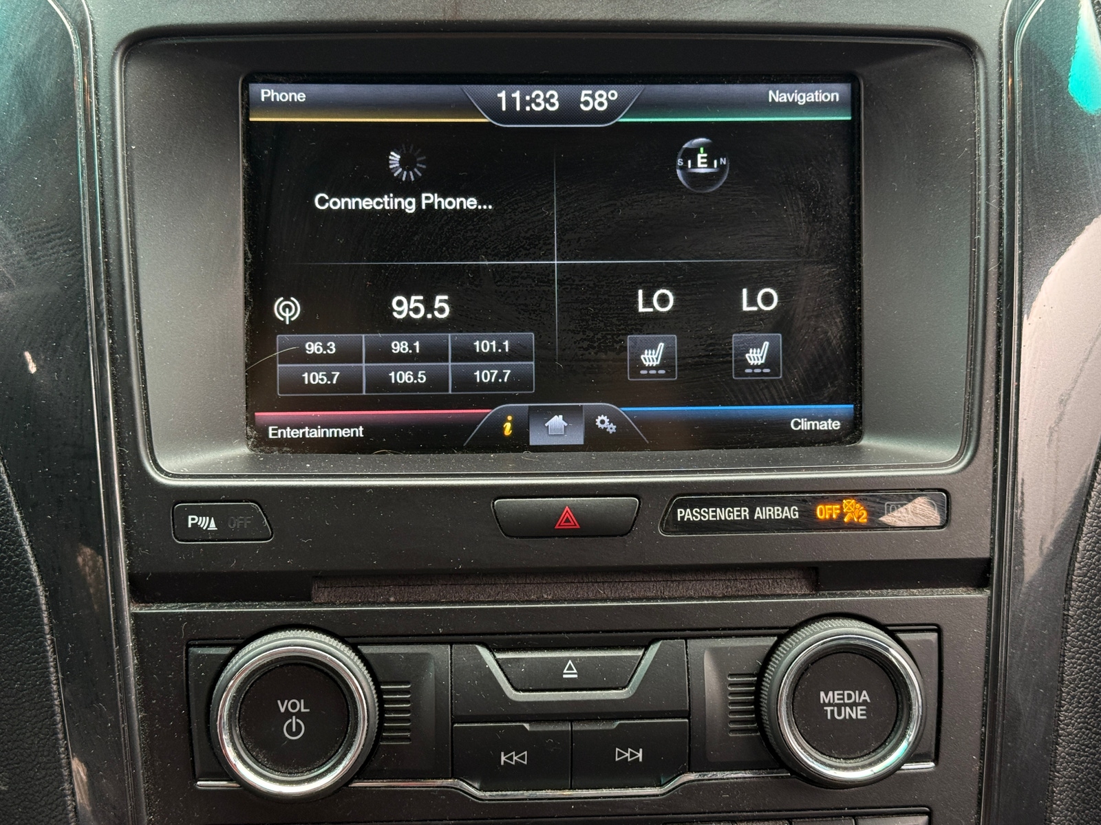 Thumbnail: 2016 Ford Explorer - 3