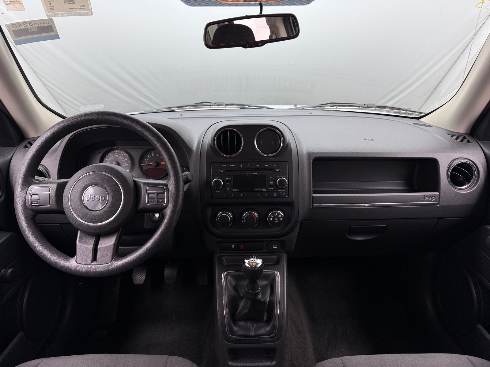 Thumbnail: 2016 Jeep Patriot - 3