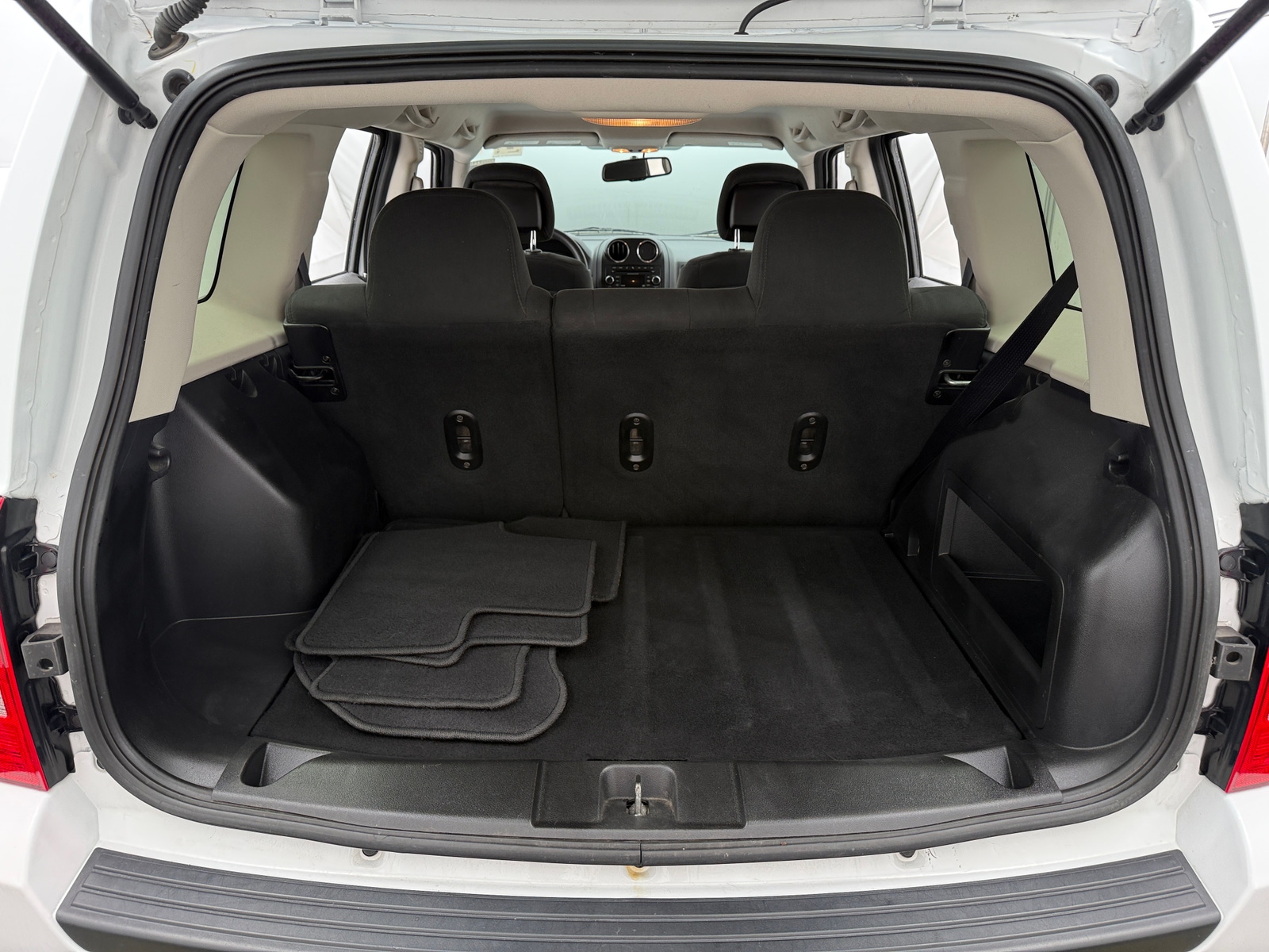 Thumbnail: 2016 Jeep Patriot - 7