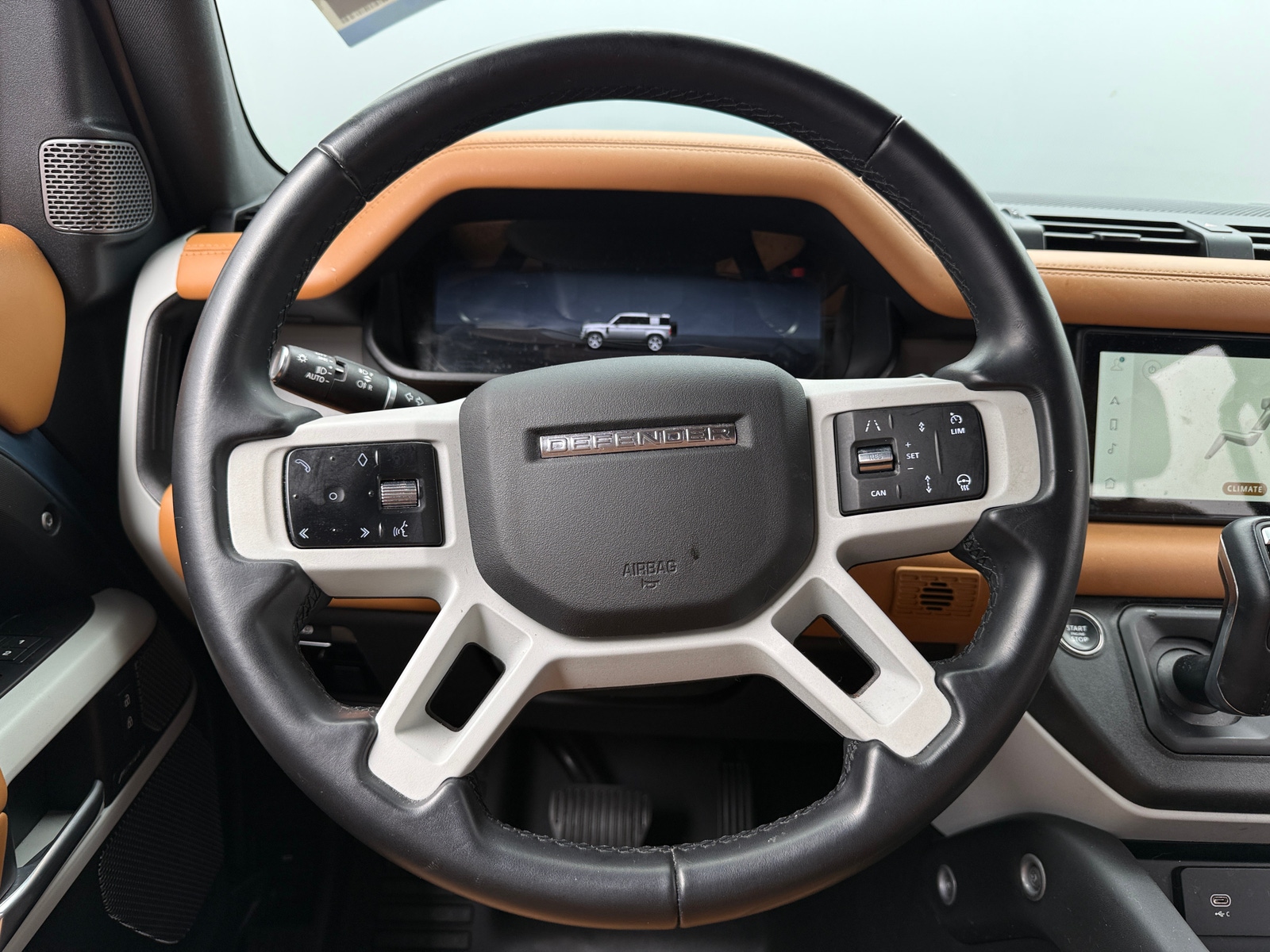 Thumbnail: 2024 Land Rover Defender - 4