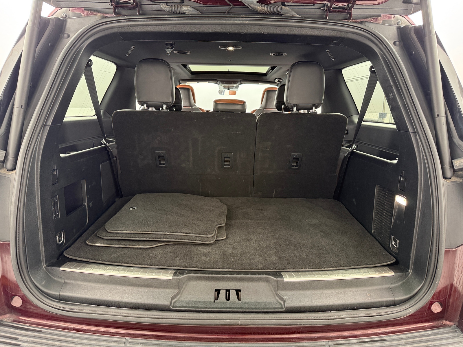 Thumbnail: 2020 Lincoln Navigator L - 6