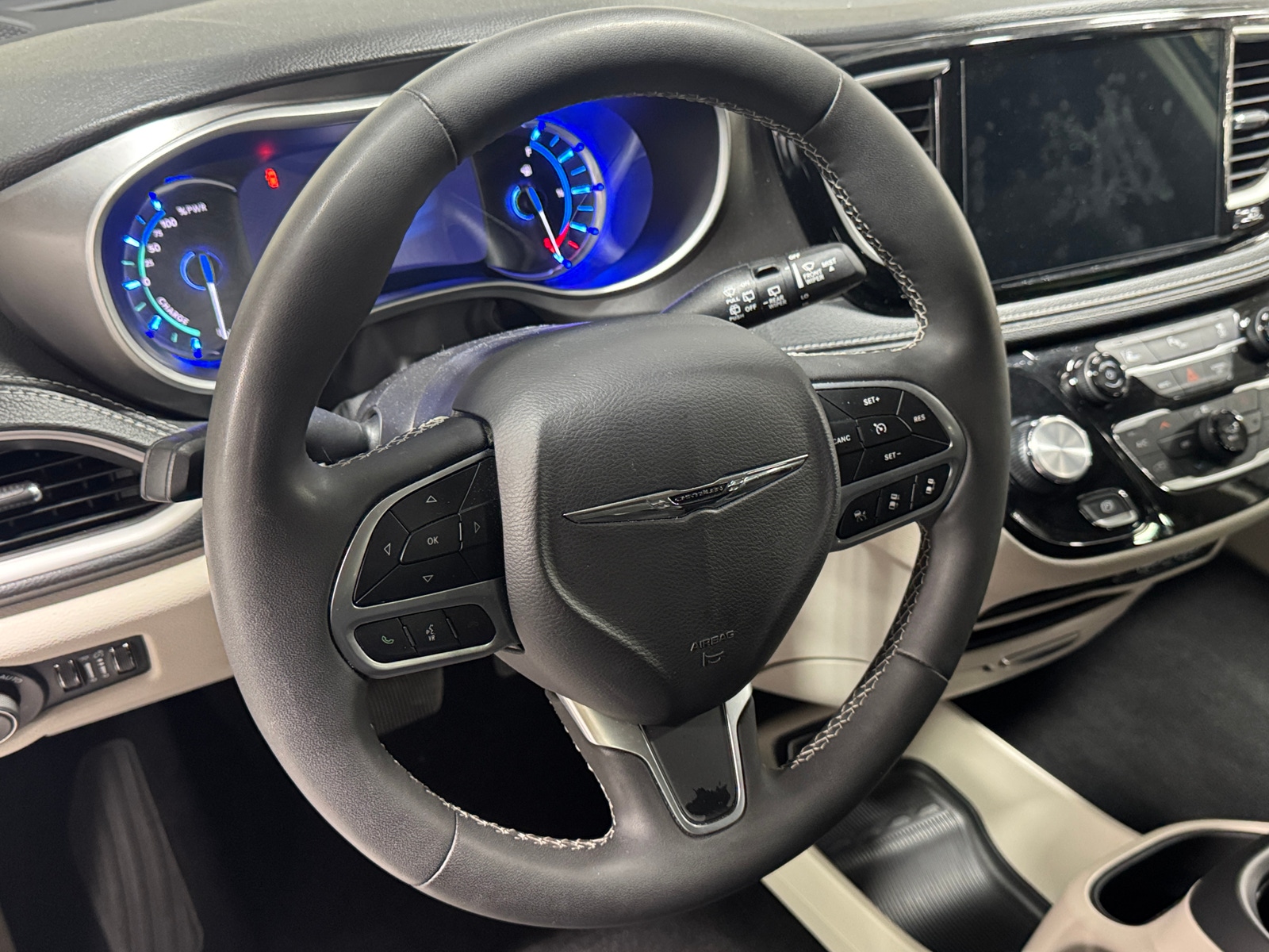 Thumbnail: 2024 Chrysler Pacifica - 4
