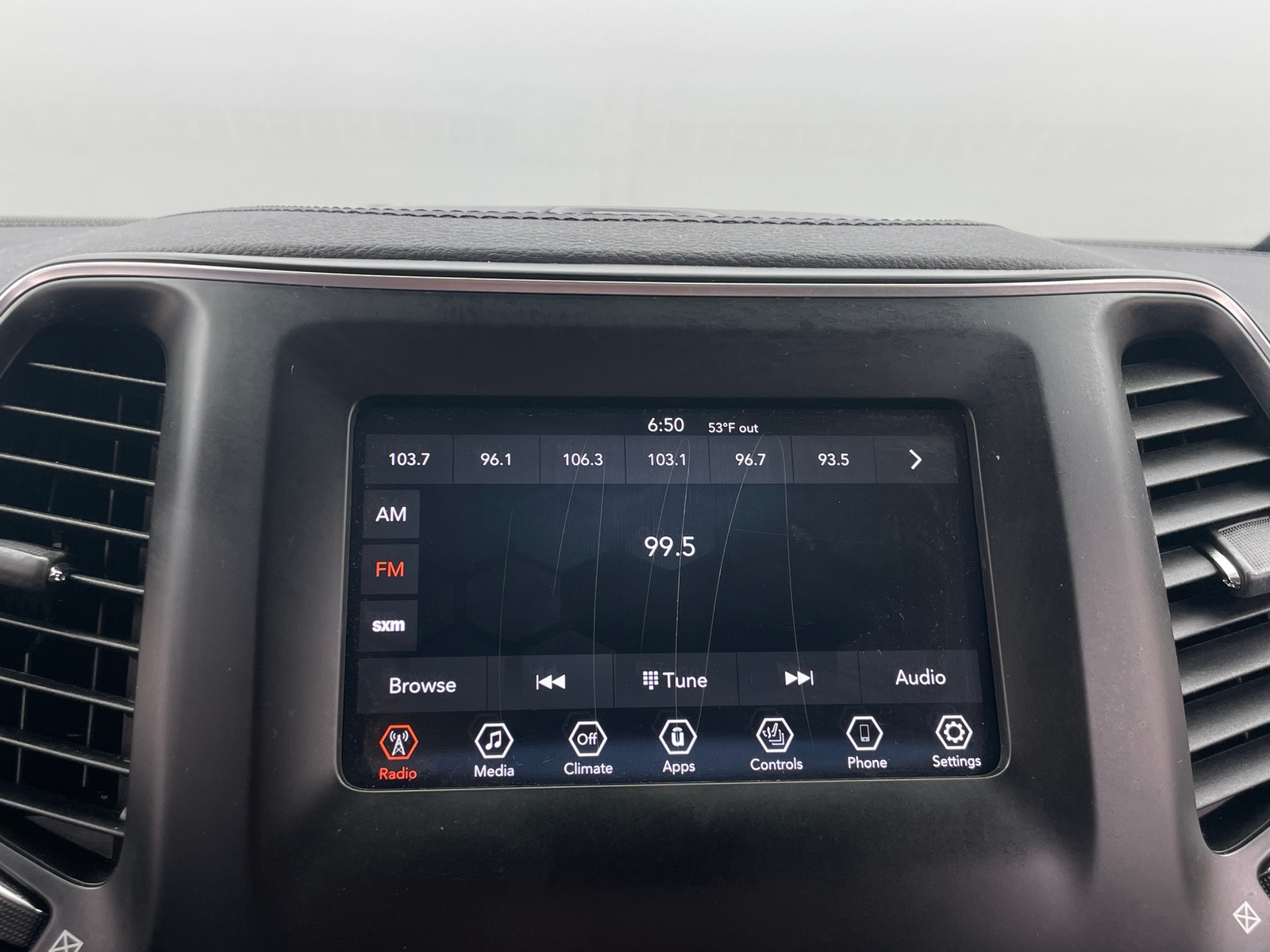 Thumbnail: 2020 Jeep Cherokee - 4