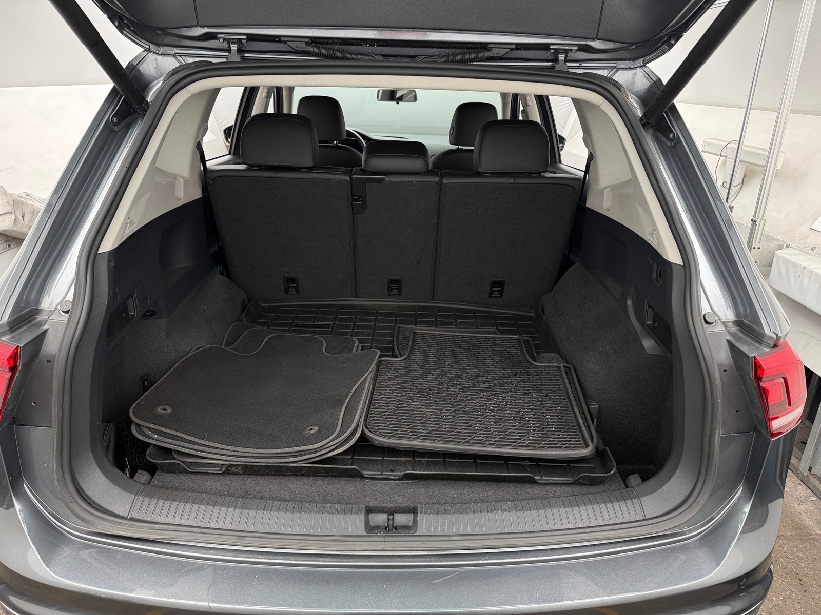 Thumbnail: 2019 Volkswagen Tiguan - 6