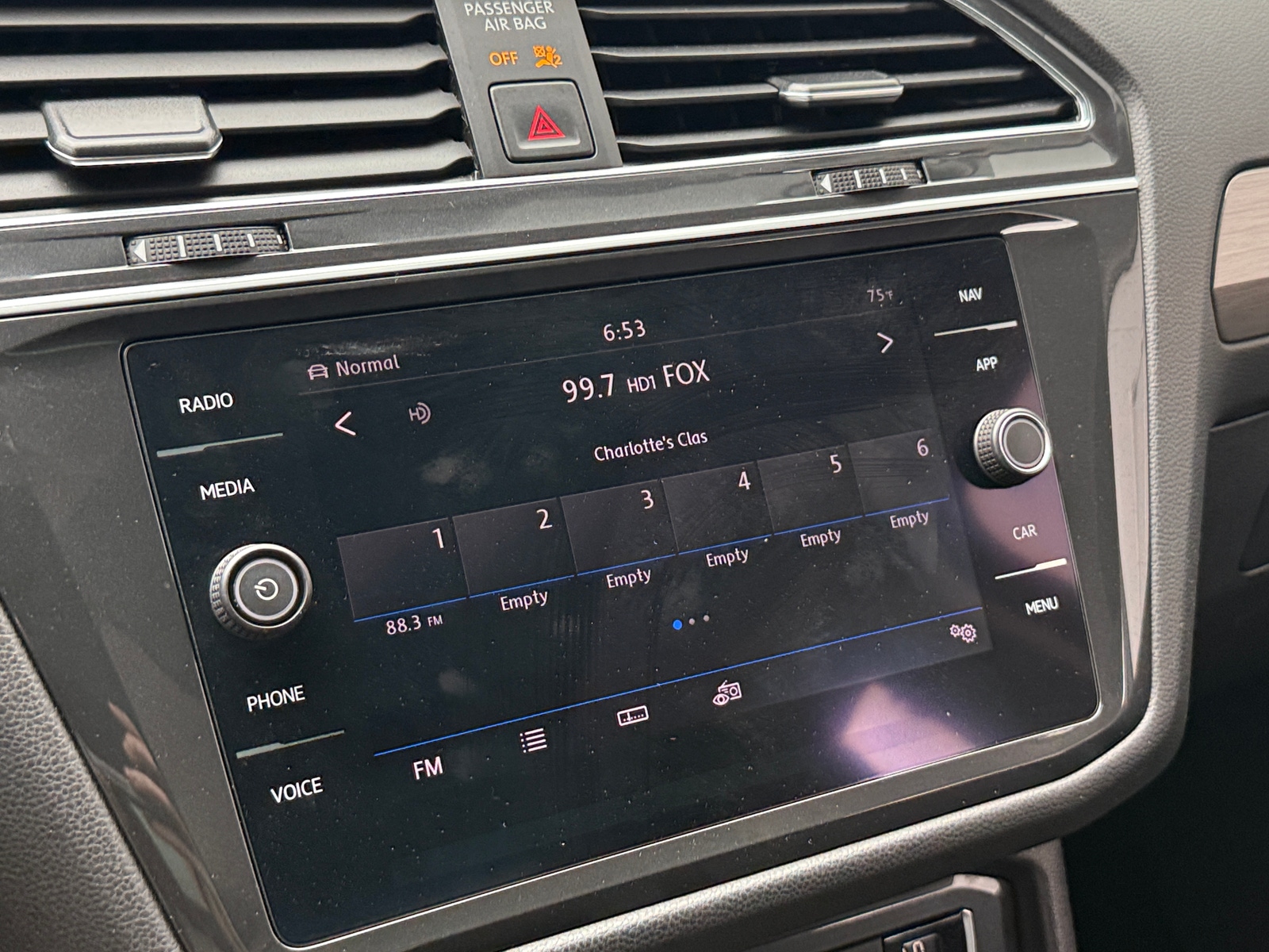 Thumbnail: 2019 Volkswagen Tiguan - 3
