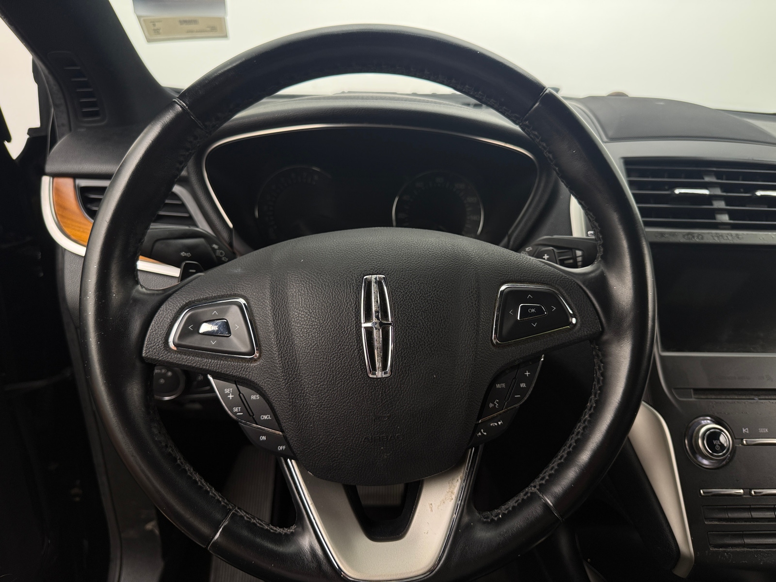 Thumbnail: 2017 Lincoln MKC - 4
