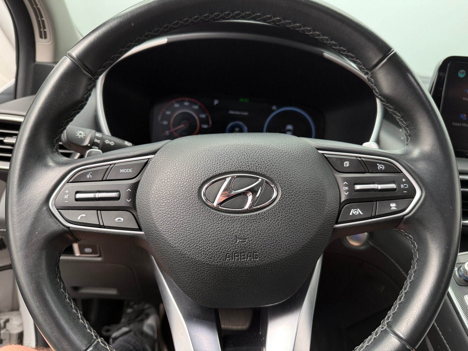 Thumbnail: 2022 Hyundai Santa Fe - 4