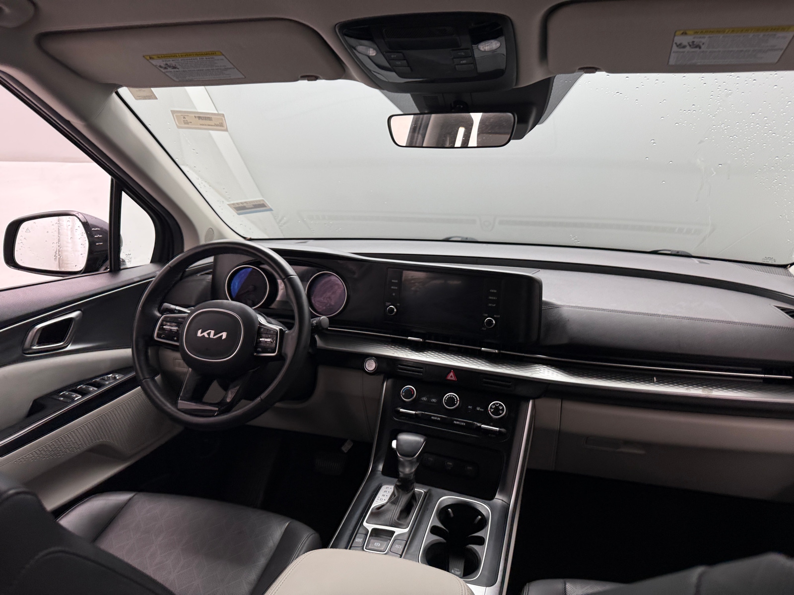 Thumbnail: 2022 Kia Carnival - 3
