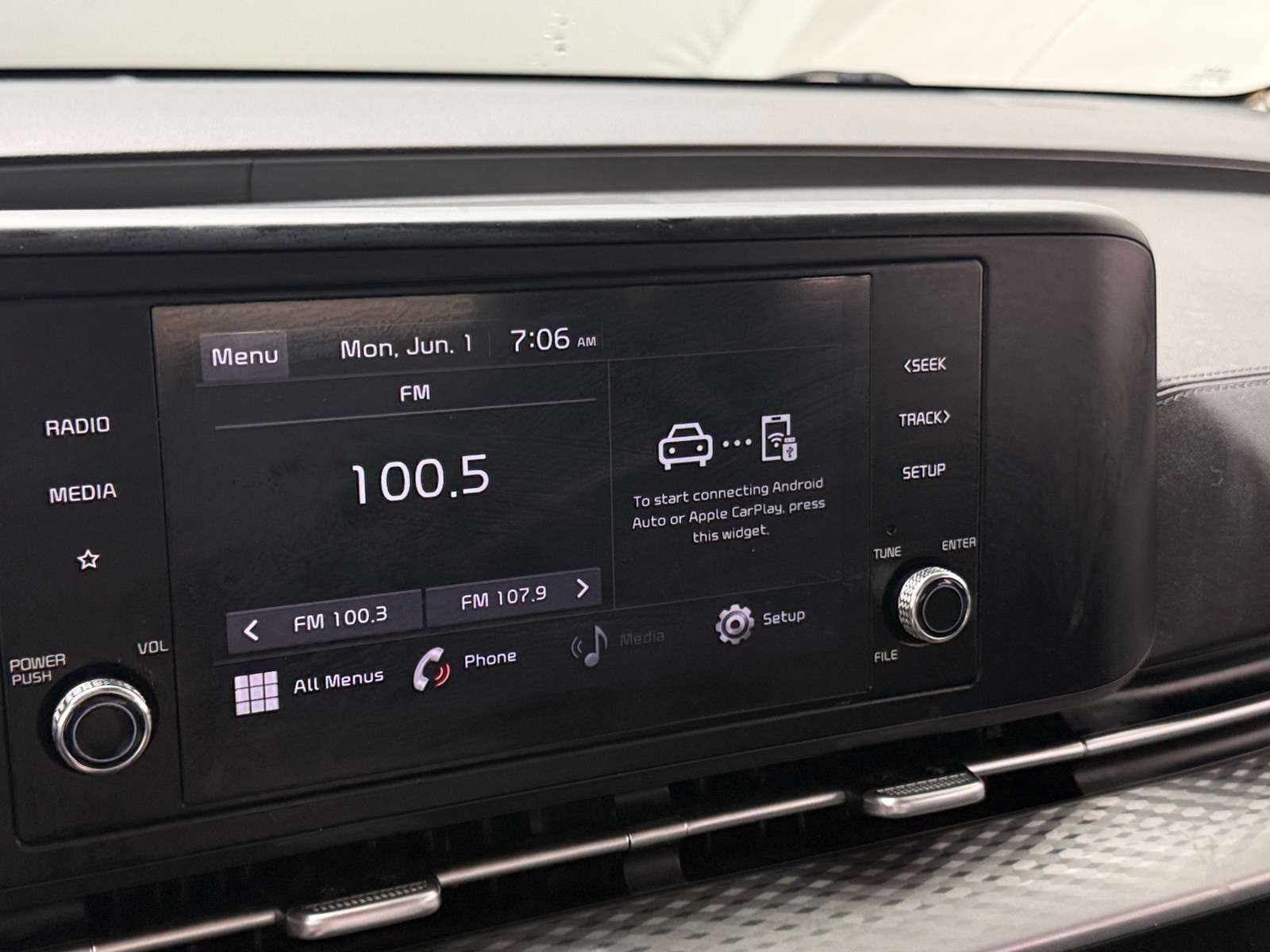 Thumbnail: 2022 Kia Carnival - 4