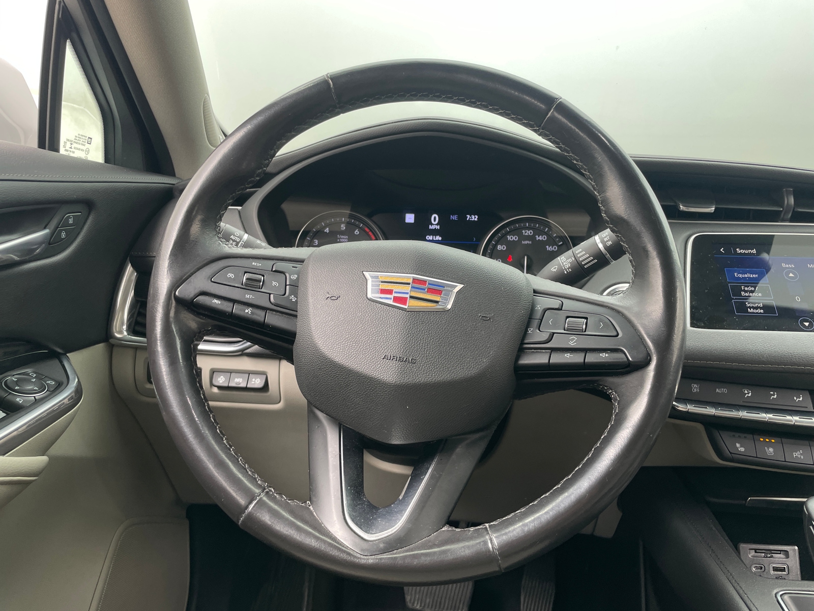 Thumbnail: 2019 Cadillac XT4 - 4