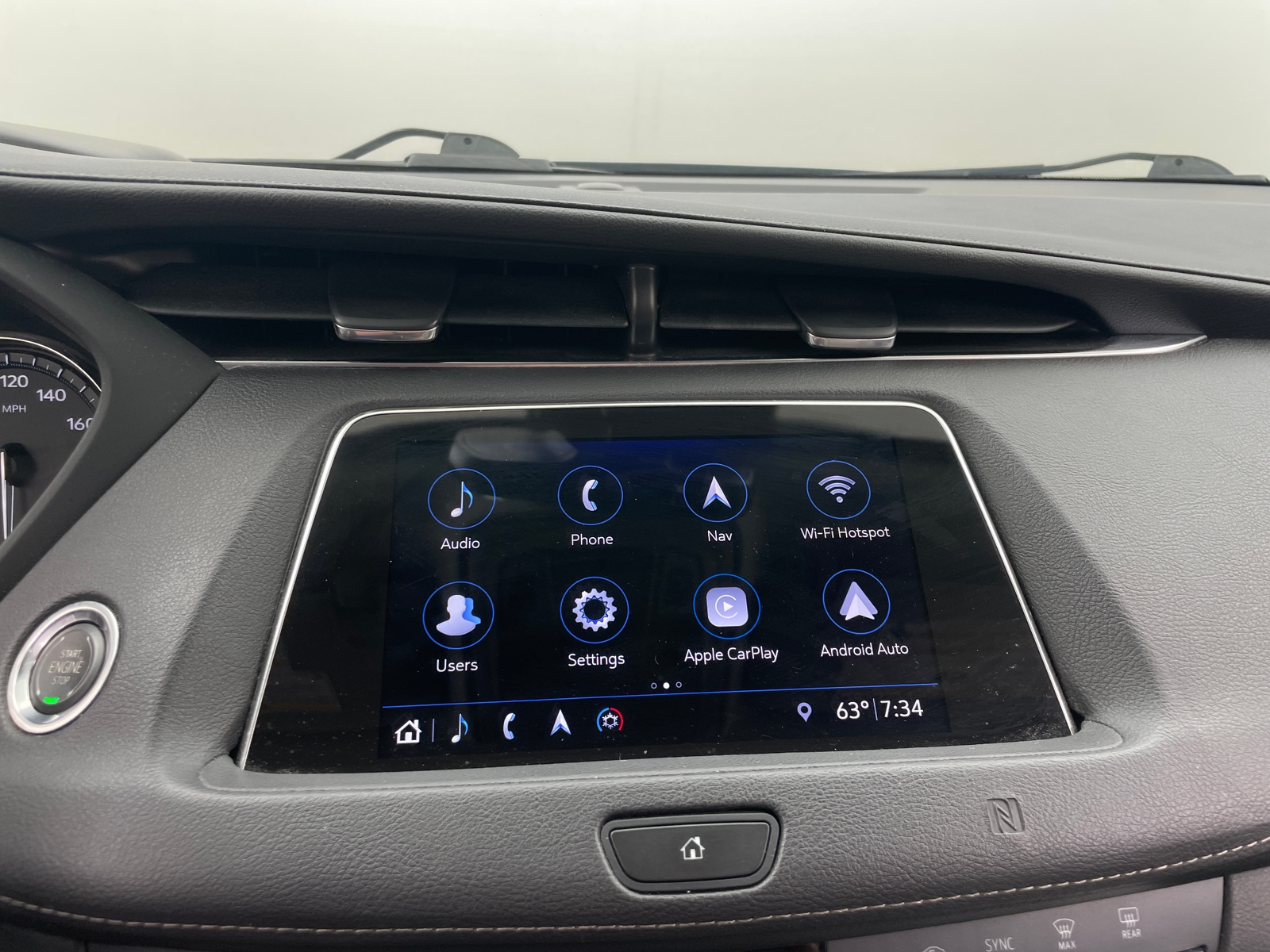Thumbnail: 2019 Cadillac XT4 - 3