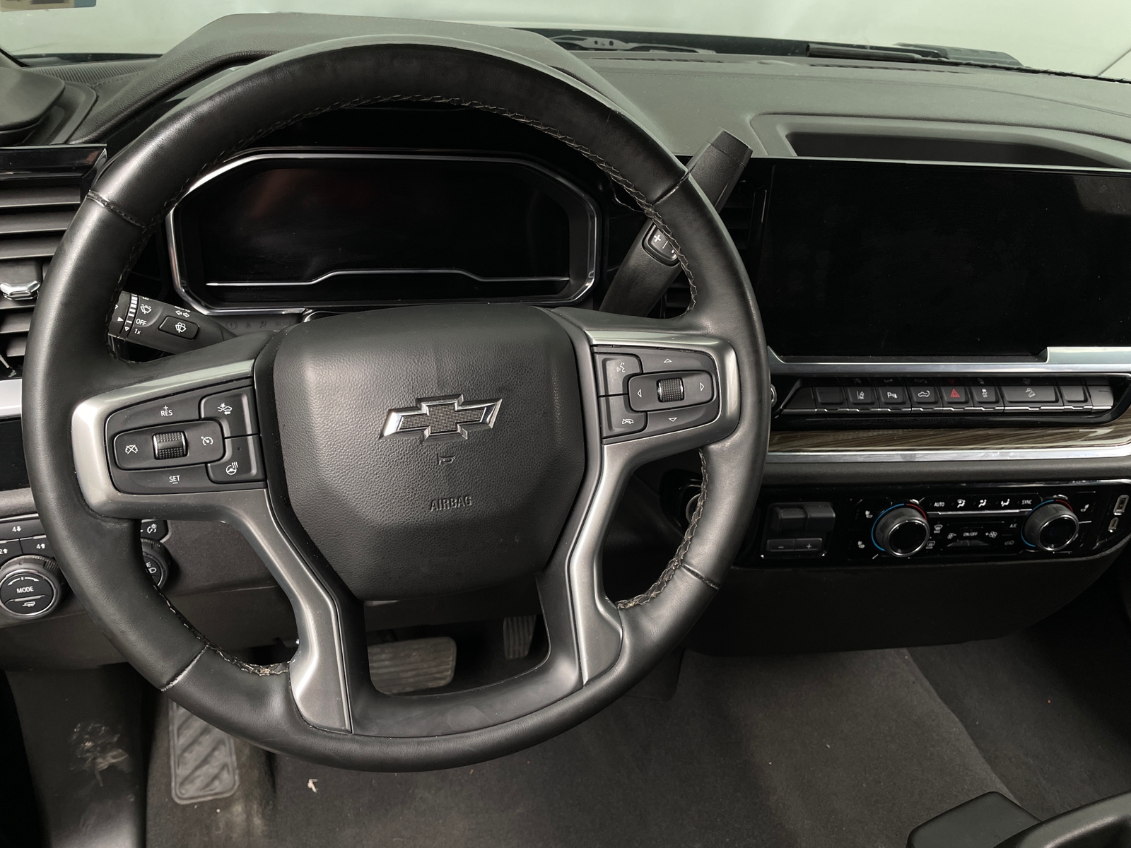 Thumbnail: 2024 Chevrolet Silverado 2500 - 5
