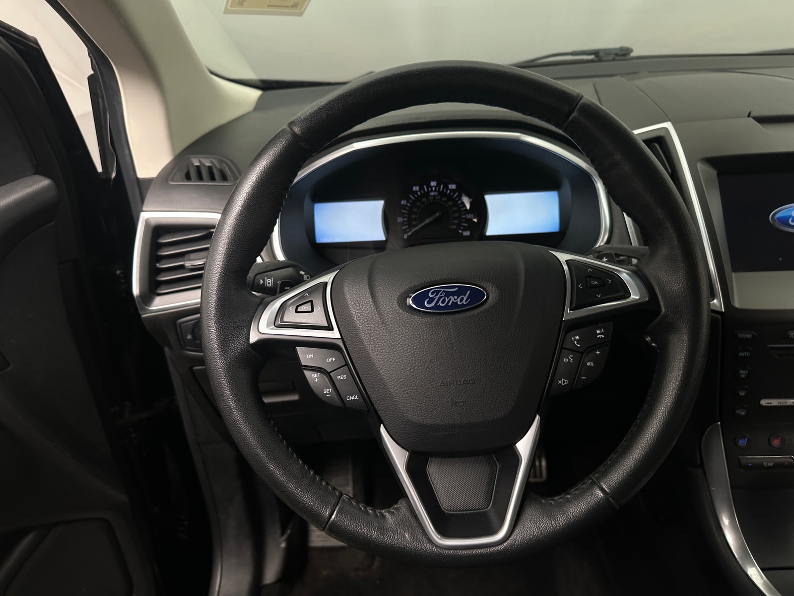 Thumbnail: 2017 Ford Edge - 4