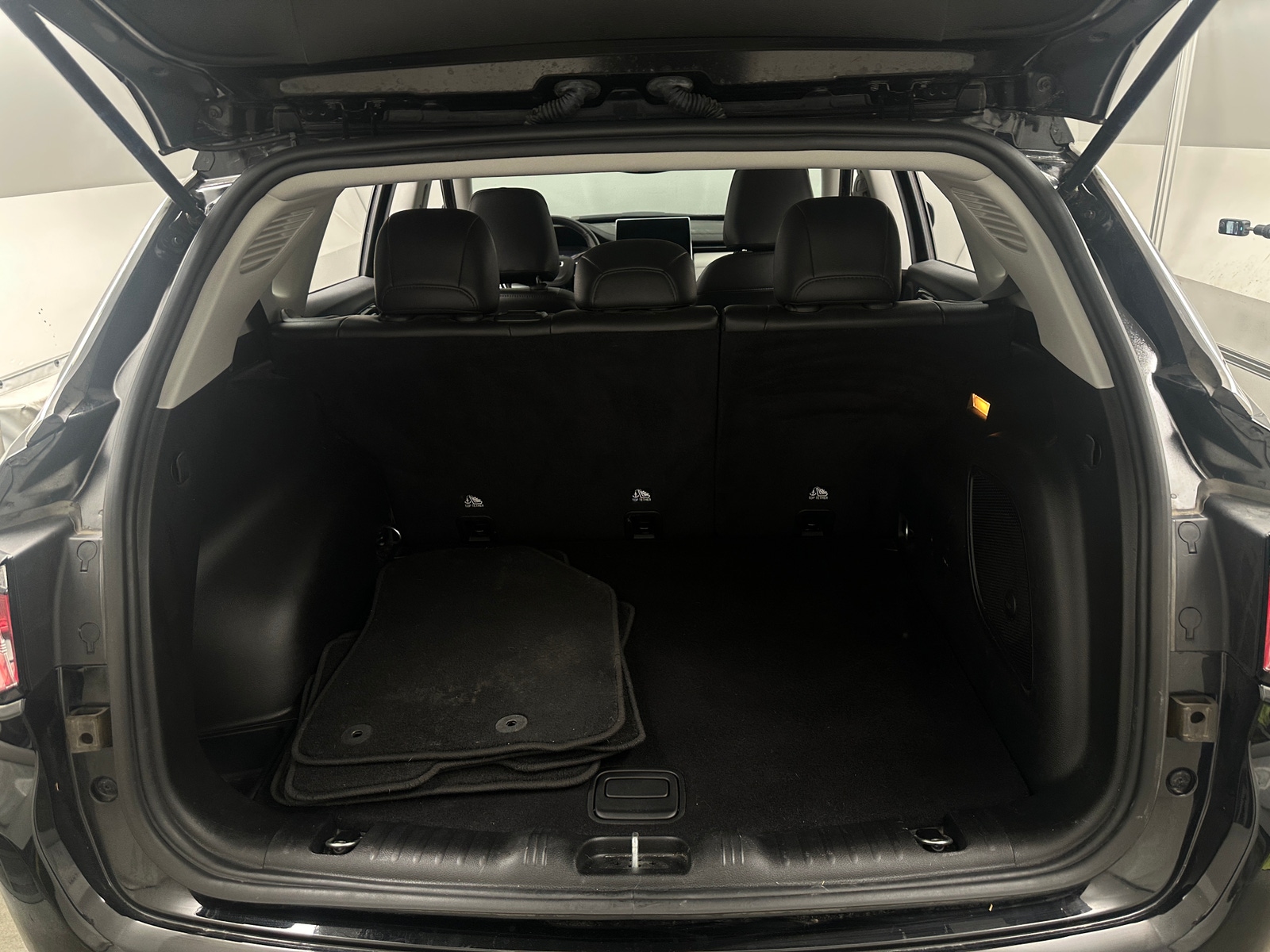 Thumbnail: 2022 Jeep Compass - 6