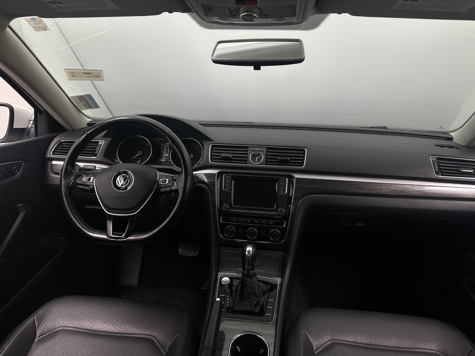 Thumbnail: 2017 Volkswagen Passat - 2