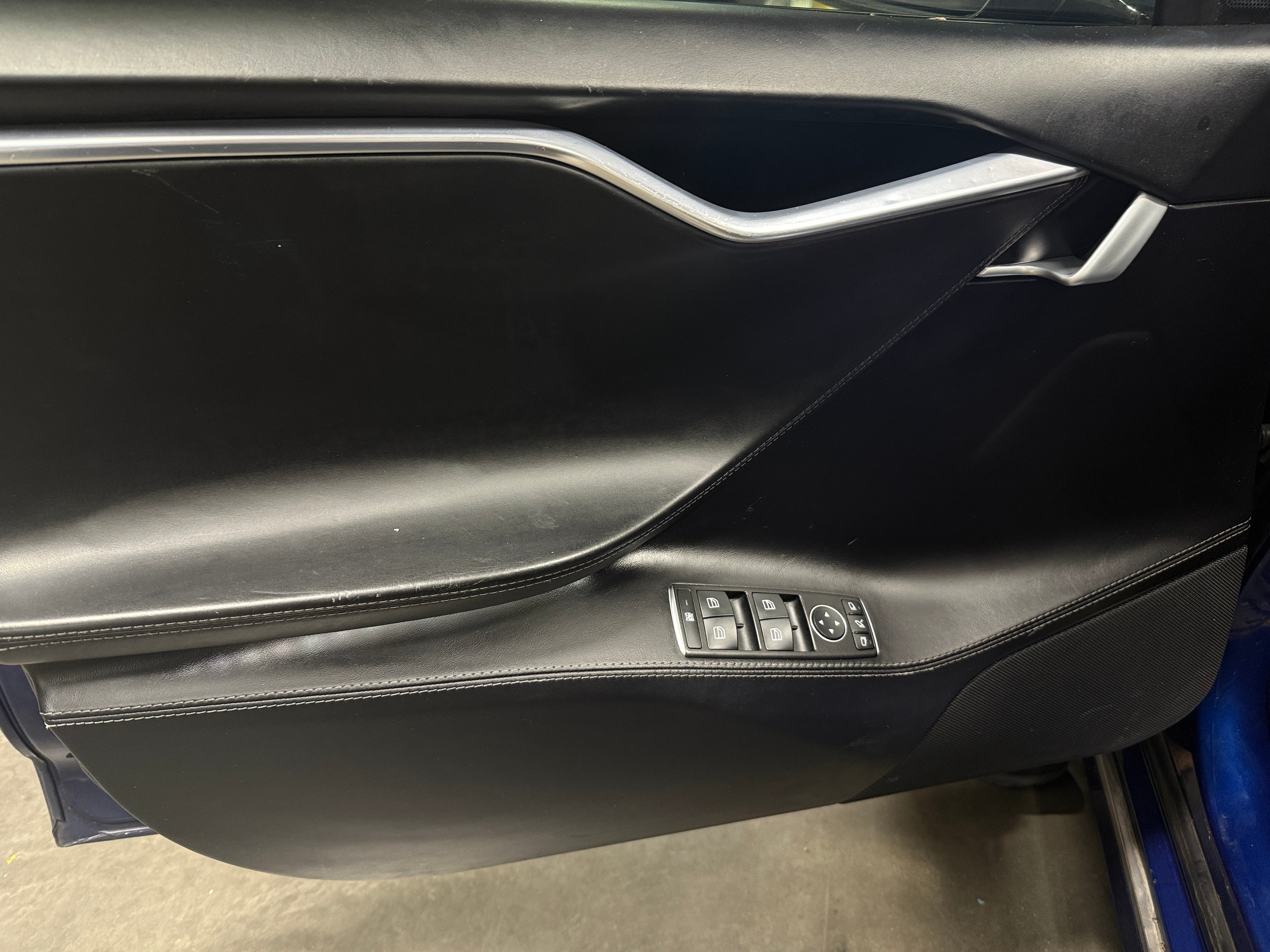 Used 2016 Tesla Model S 90D with VIN 5YJSA1E2XGF155981 for sale in Oak Creek, WI