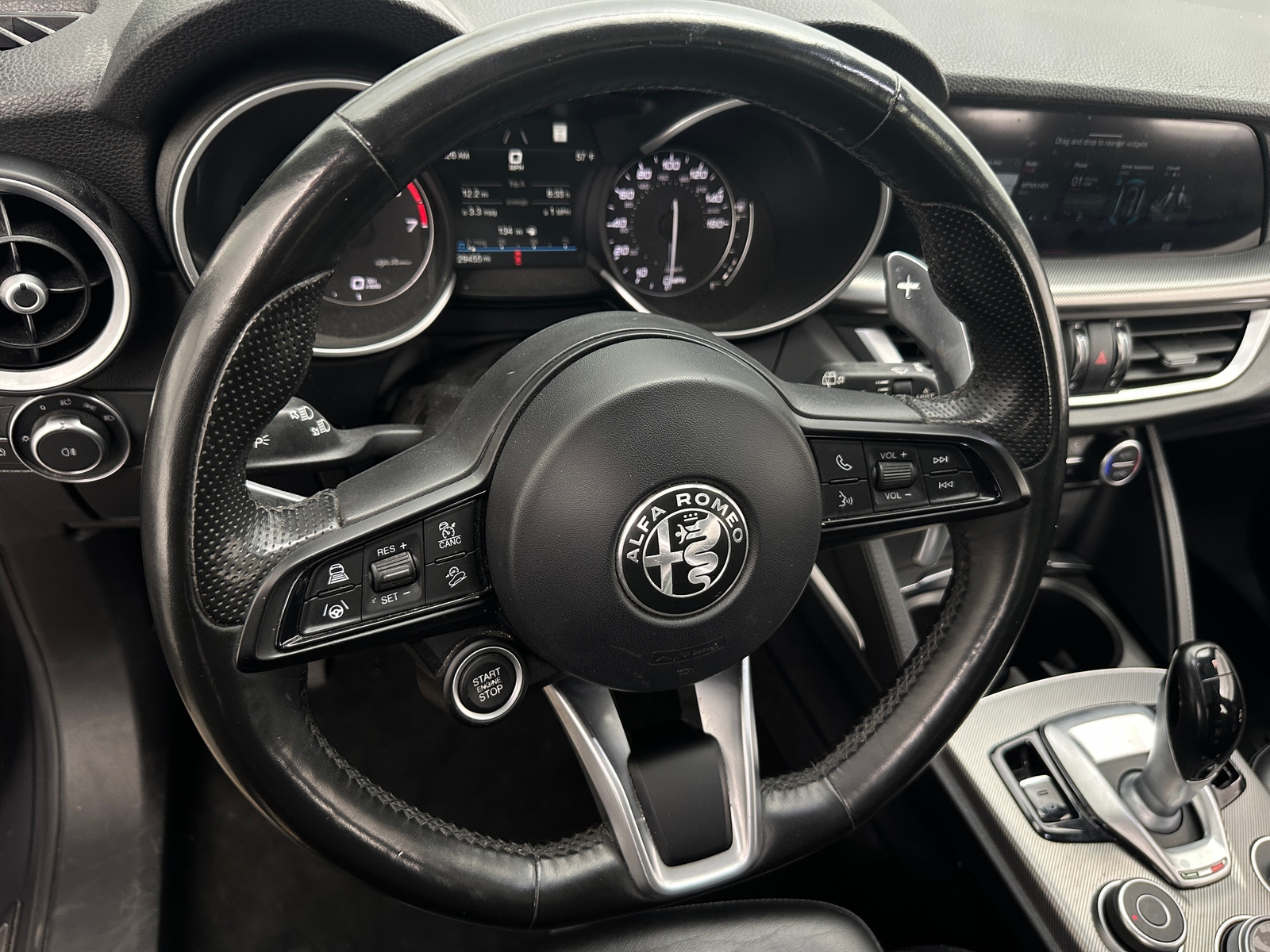 Thumbnail: 2022 Alfa Romeo Stelvio - 4