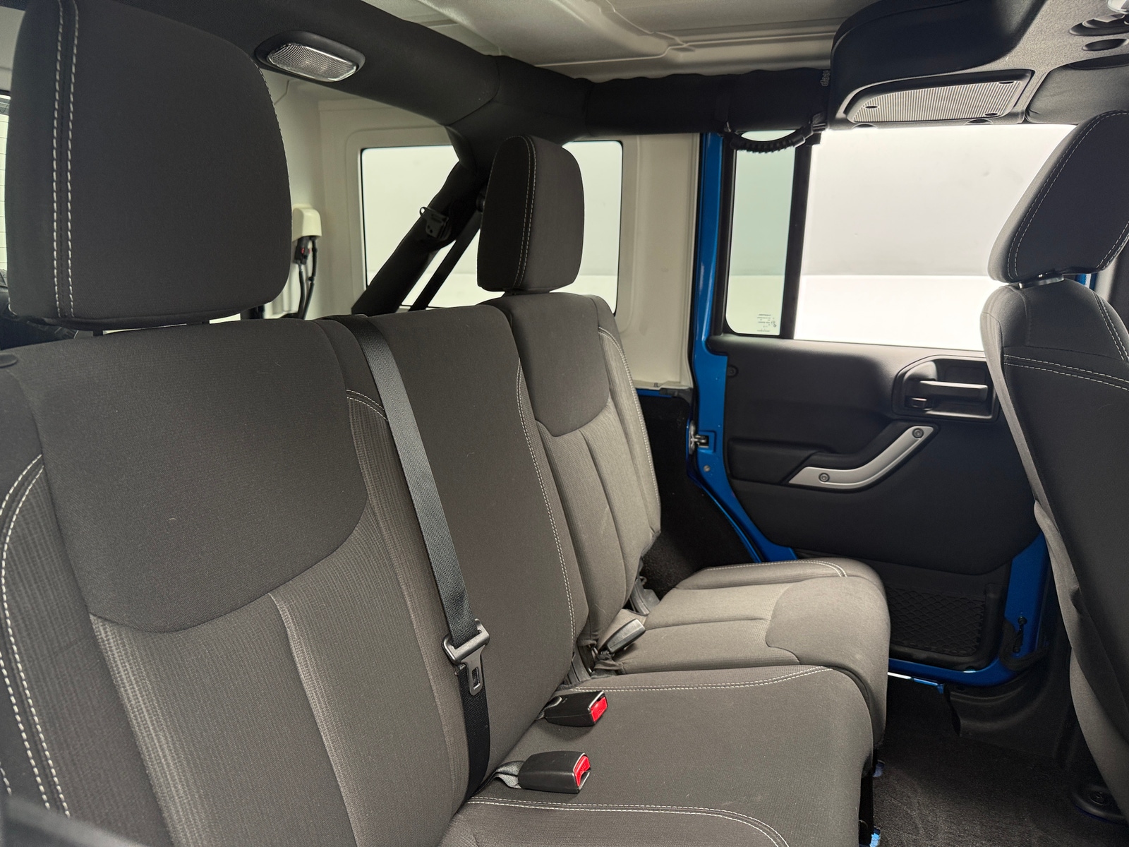 Thumbnail: 2015 Jeep Wrangler - 6
