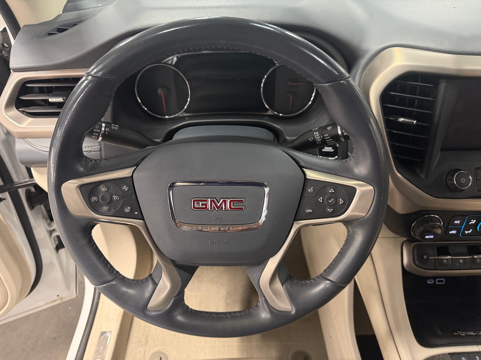 Thumbnail: 2022 GMC Acadia - 4