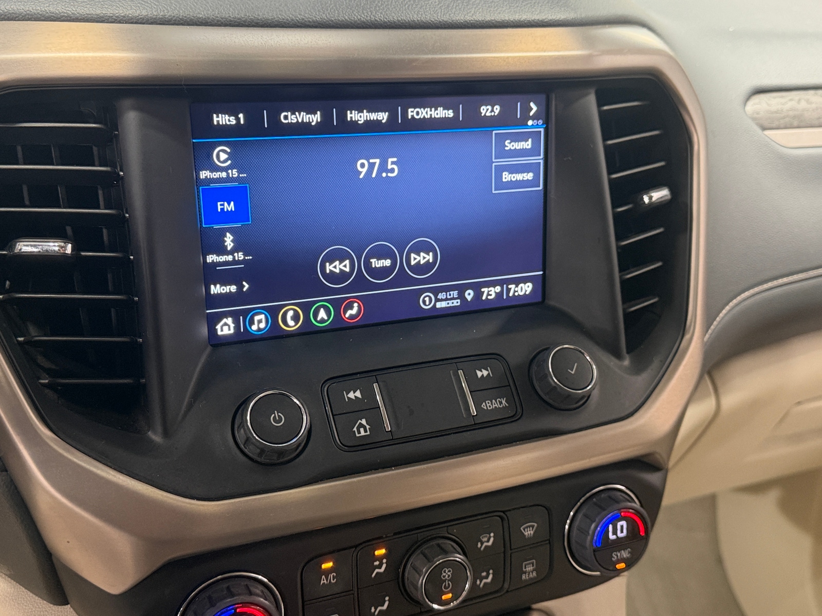 Thumbnail: 2022 GMC Acadia - 3