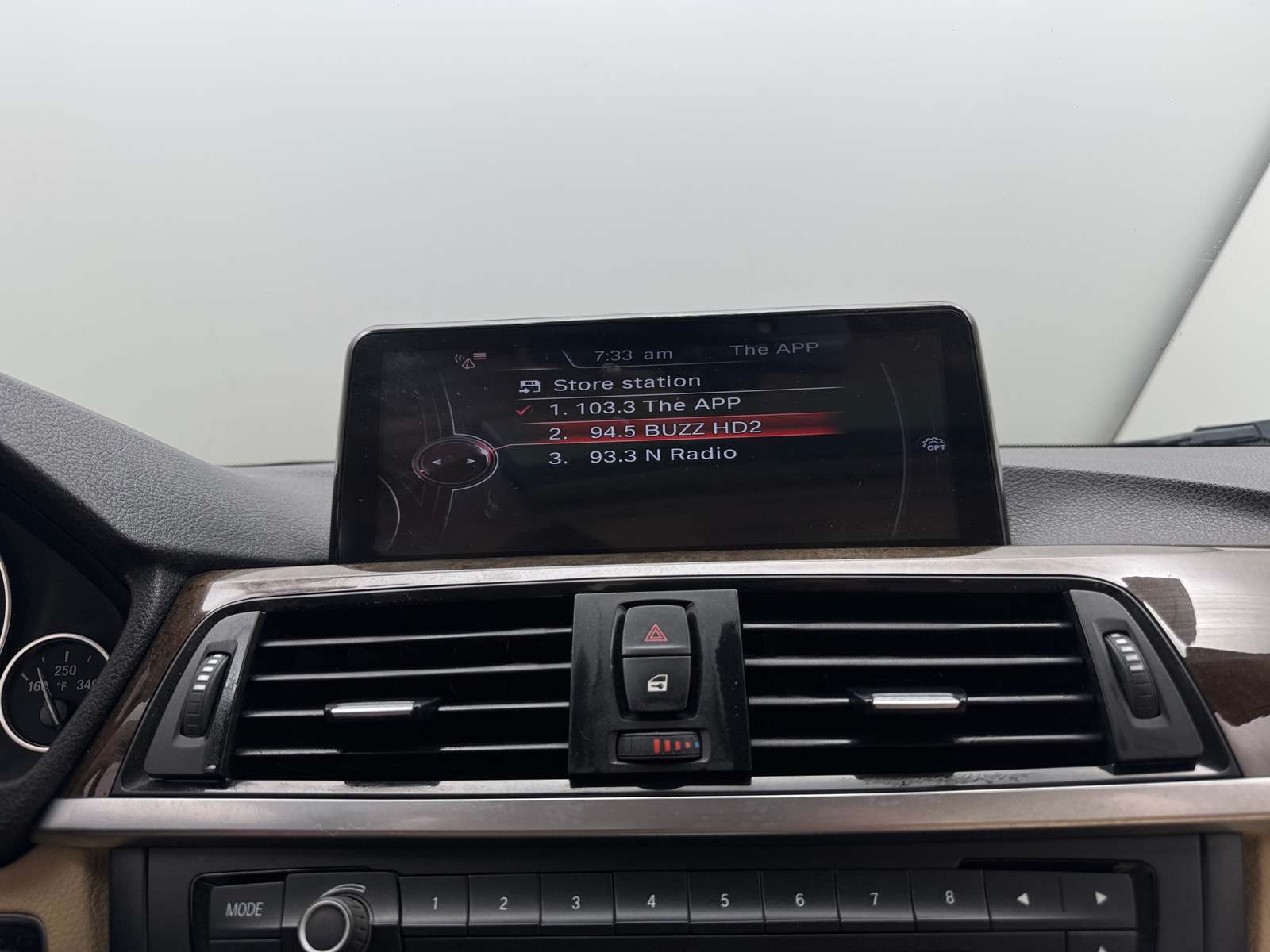 Thumbnail: 2015 BMW 3 Series - 3