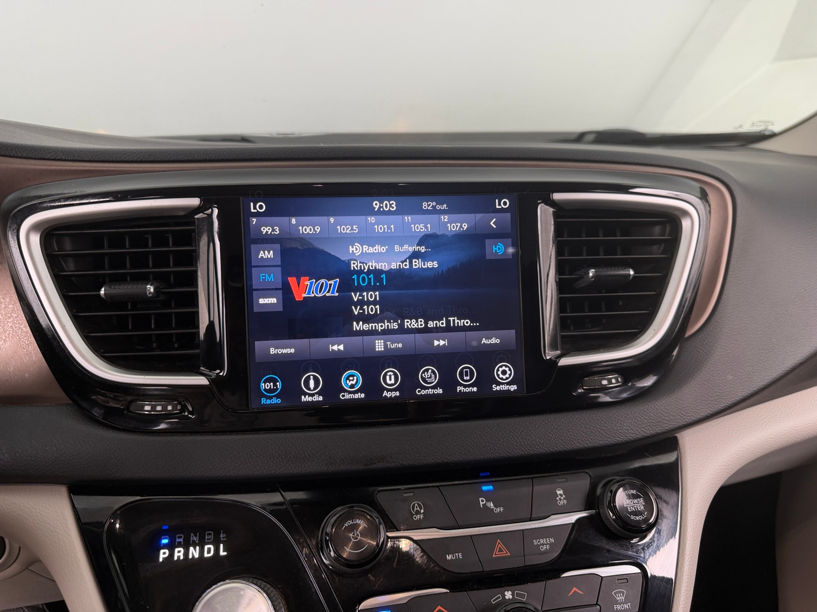 Thumbnail: 2019 Chrysler Pacifica - 3