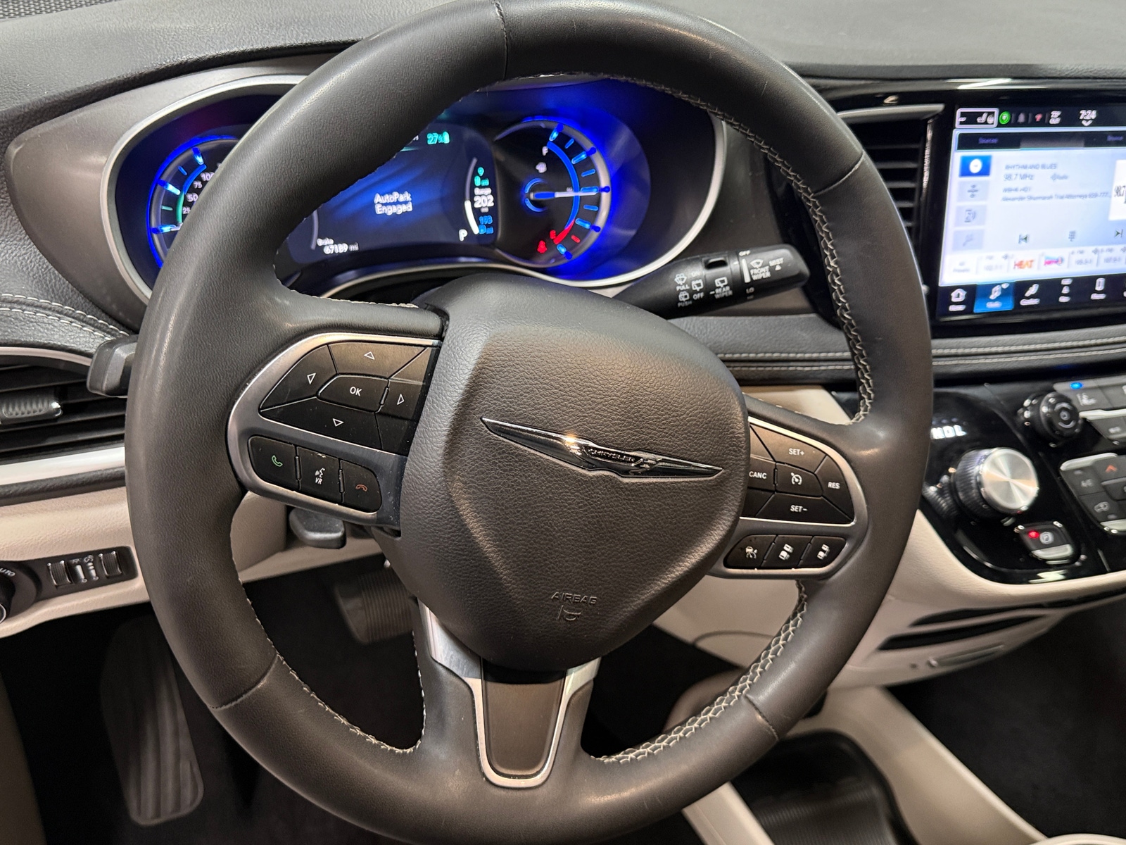 Thumbnail: 2024 Chrysler Pacifica - 4