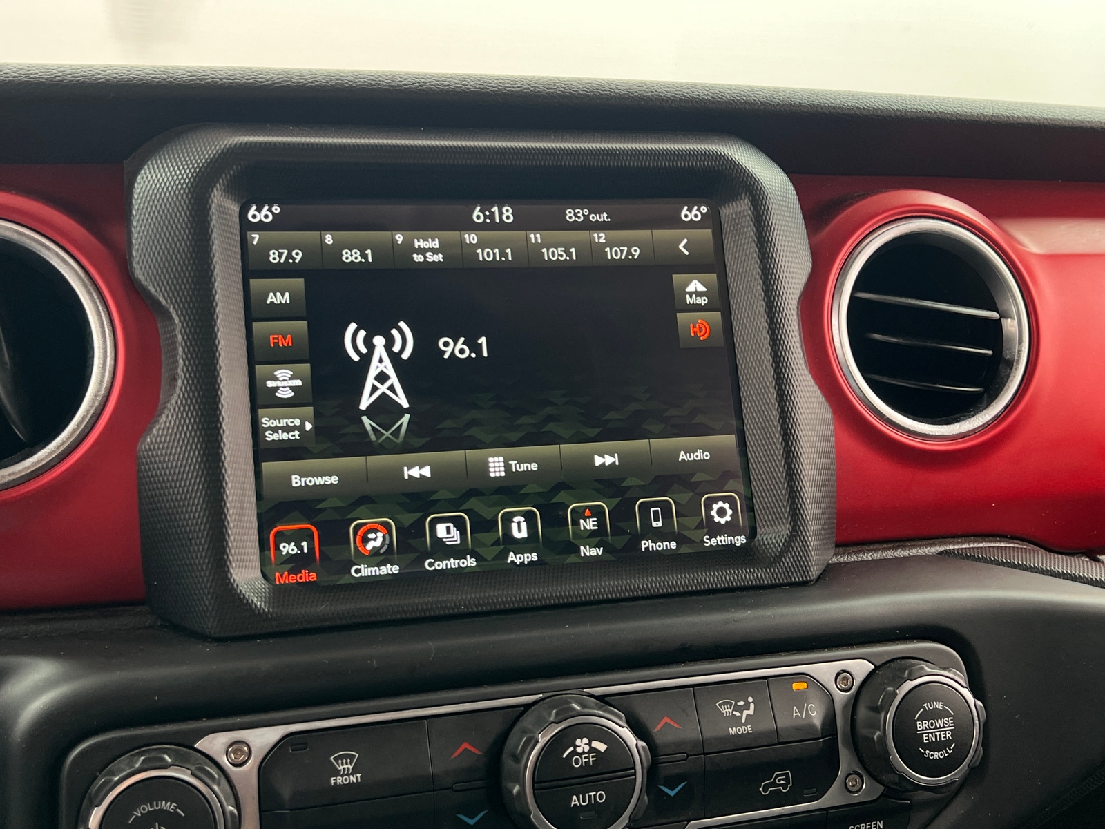 Thumbnail: 2022 Jeep Gladiator - 4