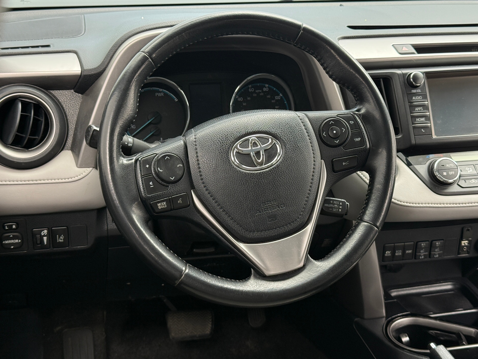 Thumbnail: 2017 Toyota RAV4 - 4