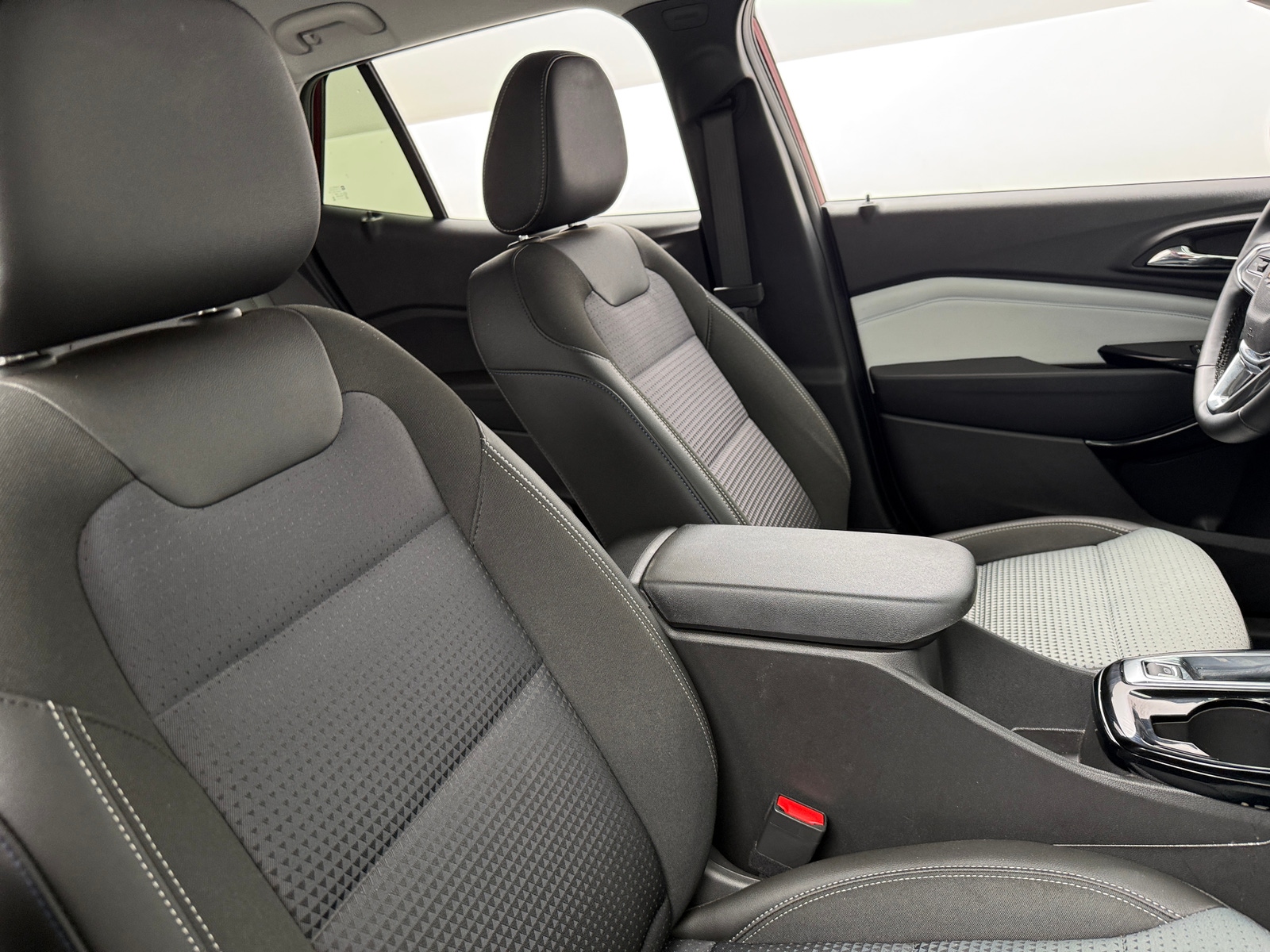 Thumbnail: 2025 Chevrolet Trax - 2