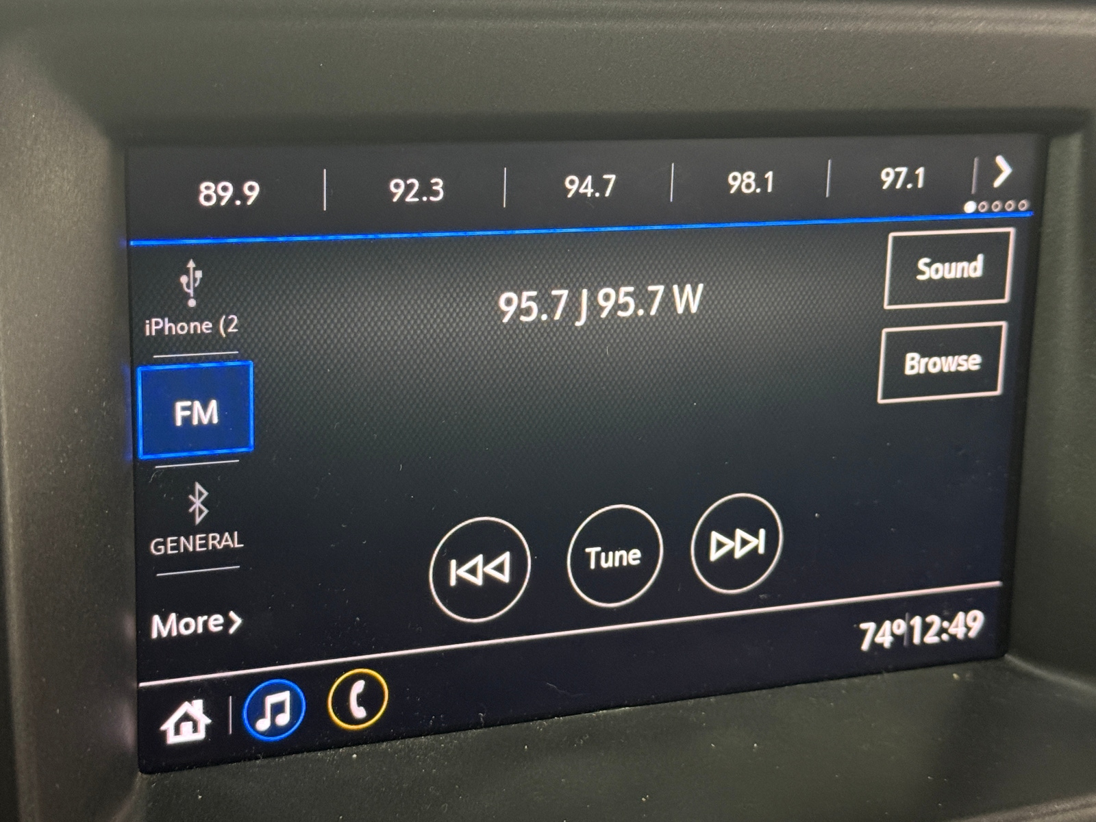 Thumbnail: 2021 Chevrolet Colorado - 4