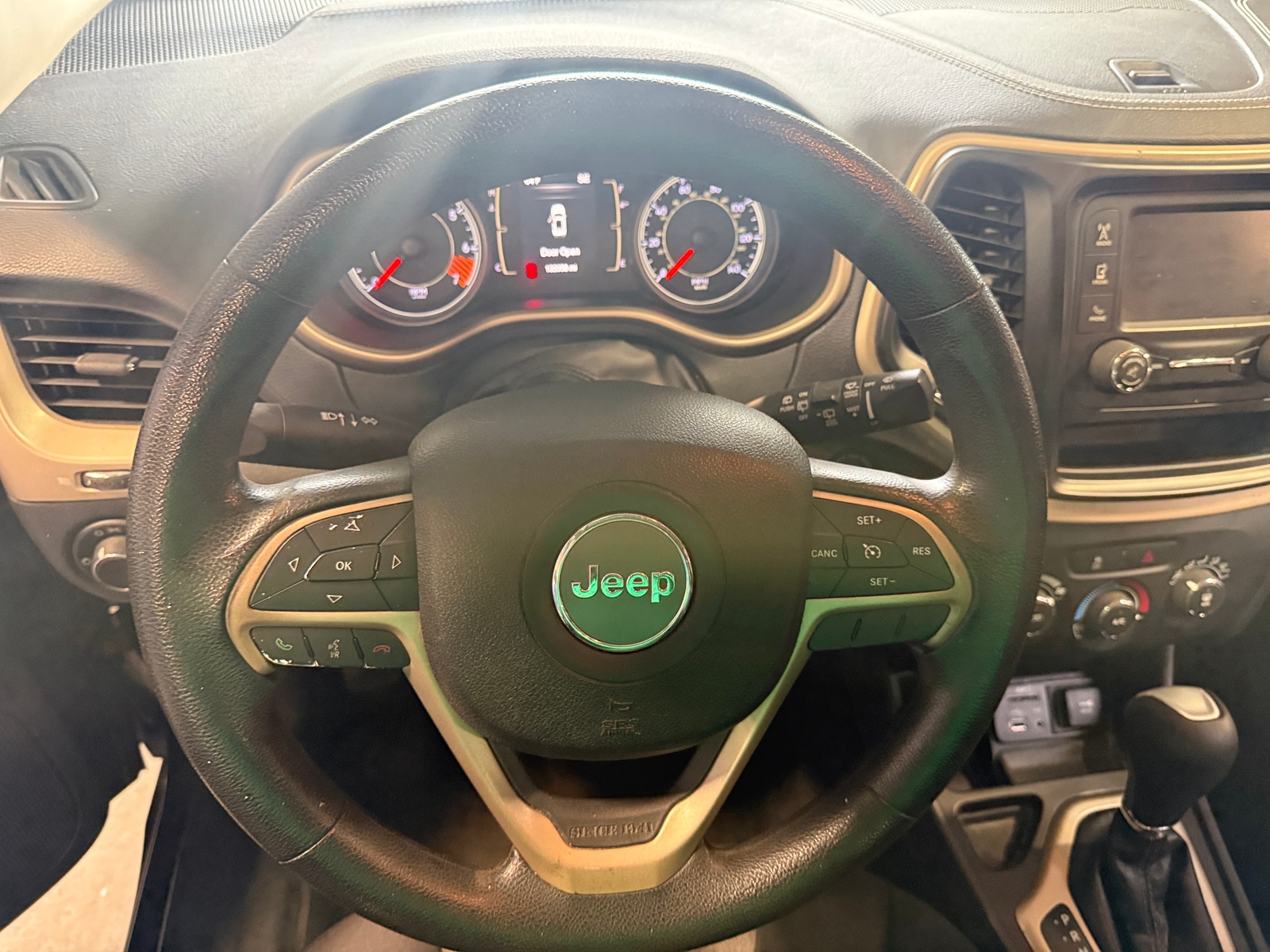 Thumbnail: 2015 Jeep Cherokee - 5