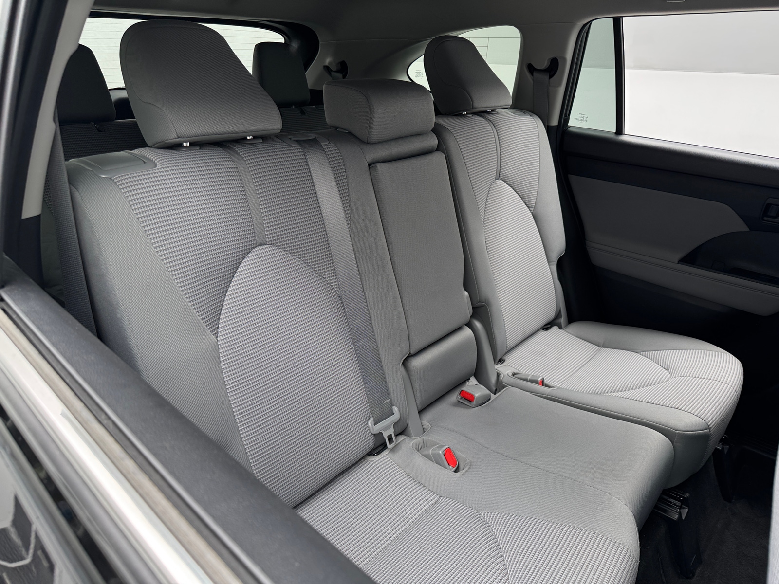 Thumbnail: 2023 Toyota Highlander - 6
