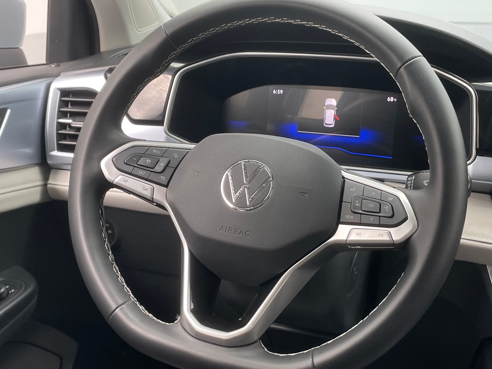 Thumbnail: 2025 Volkswagen Taos - 5