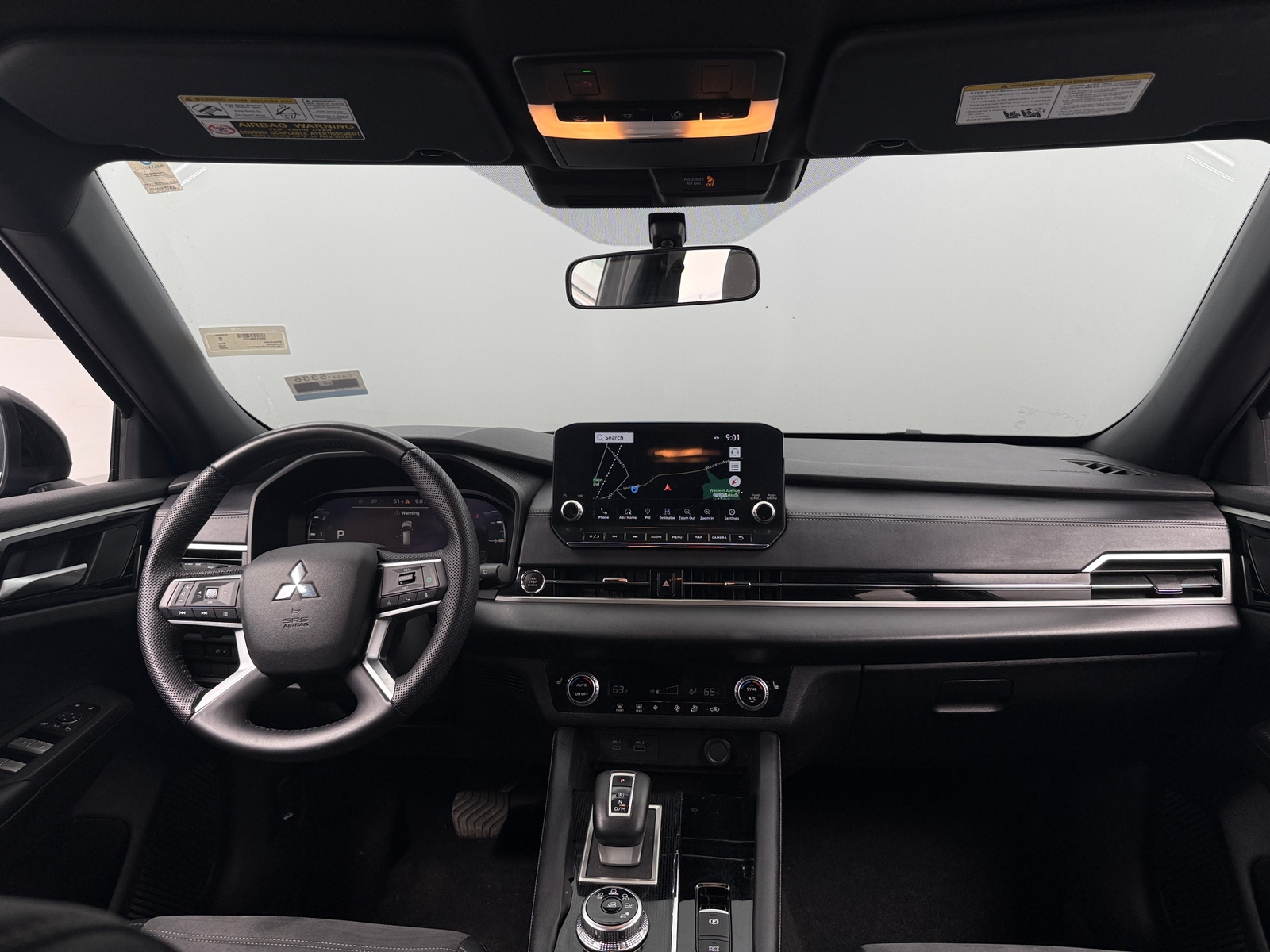 Thumbnail: 2023 Mitsubishi Outlander - 2