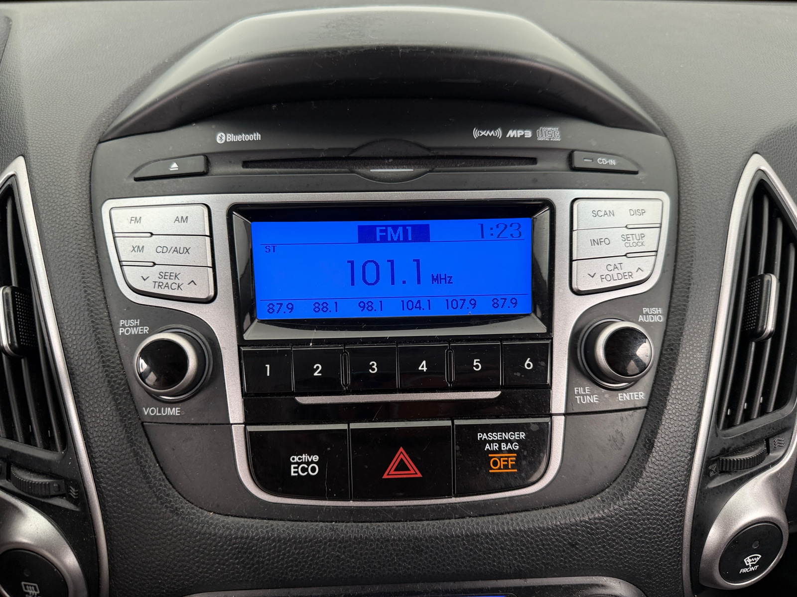 Thumbnail: 2012 Hyundai Tucson - 3